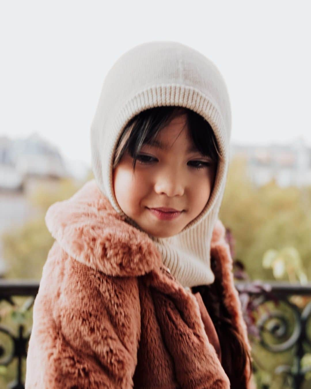 コレジアンさんのインスタグラム写真 - (コレジアンInstagram)「NEW-IN : EDEN . Introducing the new super soft Merino balaclava hood for kids!  . We source fine Merino wool, from Australian farms using sustainable farming practices. Our yarns have obtained the OEKO TEX standard 100 certification BUY THEM NOW ON OUR WEBSITE (link in bio) . EDEN : La nouvelle cagoule pour enfant en laine Mérinos ultra douce! . Notre laine Mérinos fine provient de fermes durables d'Australie et est certifiée OEKO TEX standard 100 ACHETEZ LES DES MAINTENANT SUR NOTRE SITE (lien en bio) . Pictures: @laralutzphotography 🥰 Styling: @alizee.clmt 🤩 . #collegiensocks #collegien_officiel #madeinfrance #extrasoft #bestsocksever #instamum #lacetrim #ruffle #slowfashion #ecofriendly #color #shades #collegiencolourpalette #colourpalette #brandidentity #socks #fw23 #키즈삭스 #꼴레지앙 #コレジアン #ベビーソックス #キッズソックス #海外子供服 #童裝 #童襪」11月24日 0時00分 - collegien_officiel