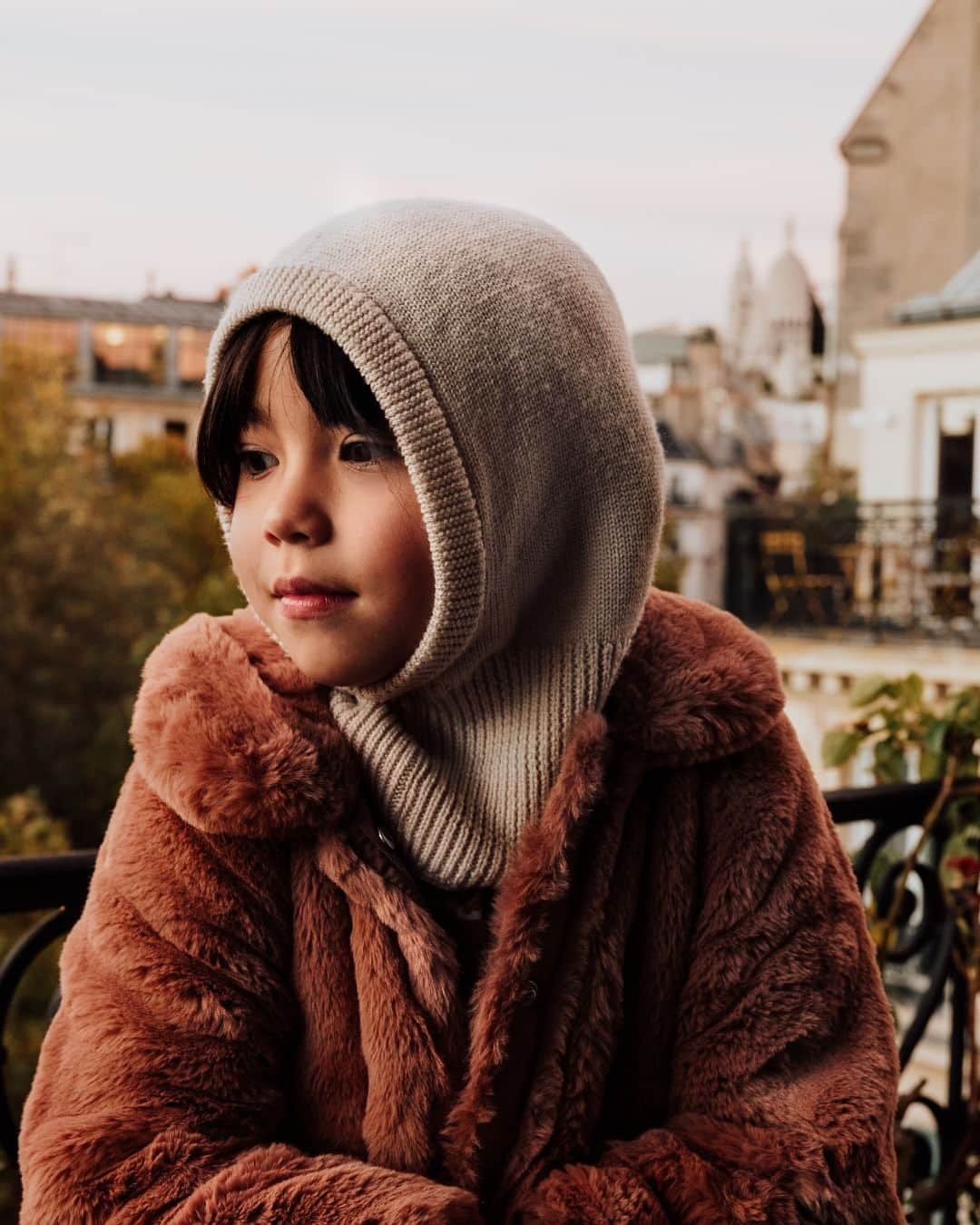 コレジアンさんのインスタグラム写真 - (コレジアンInstagram)「NEW-IN : EDEN . Introducing the new super soft Merino balaclava hood for kids!  . We source fine Merino wool, from Australian farms using sustainable farming practices. Our yarns have obtained the OEKO TEX standard 100 certification BUY THEM NOW ON OUR WEBSITE (link in bio) . EDEN : La nouvelle cagoule pour enfant en laine Mérinos ultra douce! . Notre laine Mérinos fine provient de fermes durables d'Australie et est certifiée OEKO TEX standard 100 ACHETEZ LES DES MAINTENANT SUR NOTRE SITE (lien en bio) . Pictures: @laralutzphotography 🥰 Styling: @alizee.clmt 🤩 . #collegiensocks #collegien_officiel #madeinfrance #extrasoft #bestsocksever #instamum #lacetrim #ruffle #slowfashion #ecofriendly #color #shades #collegiencolourpalette #colourpalette #brandidentity #socks #fw23 #키즈삭스 #꼴레지앙 #コレジアン #ベビーソックス #キッズソックス #海外子供服 #童裝 #童襪」11月24日 0時00分 - collegien_officiel