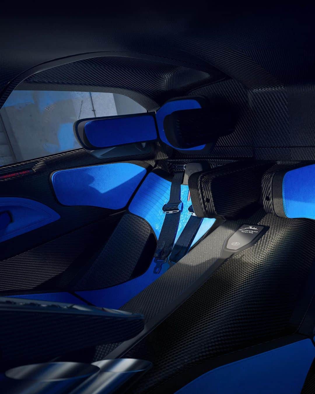 ブガッティさんのインスタグラム写真 - (ブガッティInstagram)「Tailored specifically for on-track driving, the BOLIDE’s multi-pad seats are precisely layered directly onto the monocoque, ensuring an unwavering connection is made between the pilot and their BUGATTI hyper sports car.  The BOLIDE interior is a entirely unique experience – four seating size options deliver a cocoon-like fit, whilst bespoke materials personalisation ensures a seamless fusion of individuality and performance.  #BUGATTI #BOLIDE – WLTP: bugatti.link/consumption」11月24日 0時11分 - bugatti
