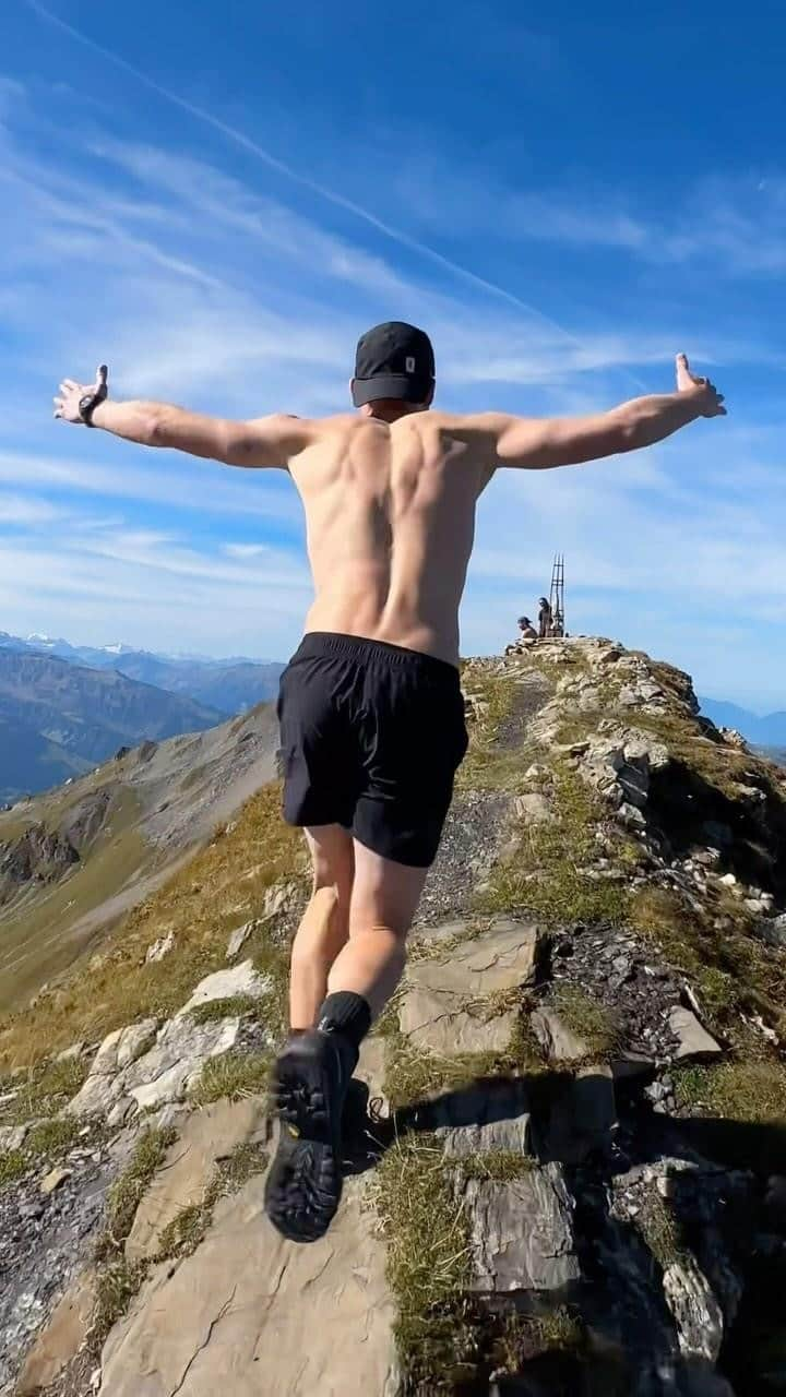 アンドレ・シュールレのインスタグラム：「Let’s gooooooo! Can’t wait to be back in the mountains!   Trail running will be something to enjoy soon! Goal: trail run marathon 🙏🙏🤩🤩  Ever did it?  Love to everyone   📸 @maximiliangierl」