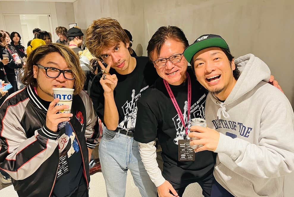 堀之内大介さんのインスタグラム写真 - (堀之内大介Instagram)「『Tucky's Mastering Presents -FULL BIT Vol.2-』ありがとうございました‼️タッキーさんとは10代のときに出会ってからずっとお世話になってましたが、こうやってイベントでお声がけいただいてライブすることが出来て嬉しかったです🙆‍♂️ 本当に良い一日になりました✨✨✨ これからもよろしくお願いします🙇‍♂️ そして、dustboxの皆さんとも超久しぶりに対バン出来て嬉しかったです♪続けてると良いことありますね😭」11月24日 0時11分 - horinouchi_bbb