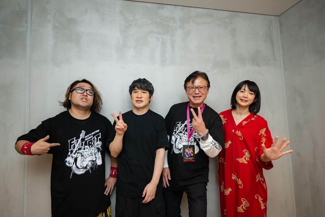堀之内大介のインスタグラム：「『Tucky's Mastering Presents -FULL BIT Vol.2-』ありがとうございました‼️タッキーさんとは10代のときに出会ってからずっとお世話になってましたが、こうやってイベントでお声がけいただいてライブすることが出来て嬉しかったです🙆‍♂️ 本当に良い一日になりました✨✨✨ これからもよろしくお願いします🙇‍♂️ そして、dustboxの皆さんとも超久しぶりに対バン出来て嬉しかったです♪続けてると良いことありますね😭」
