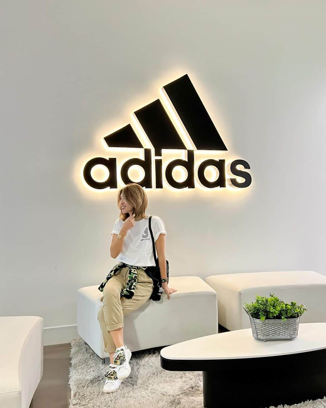 月本えりさんのインスタグラム写真 - (月本えりInstagram)「Thanks for the office tour💁‍♂️🏢🙏 @junecate @kellykikuta @valkriegel @adidasgolf  @smadigan21 @koki24da 🙇‍♀️🫶 Hope to see you soon🌴⛳️❤️‍🔥  Carlsbadにあるadidas golfのオフィスに遊びに行ってきました🌴 仕事じゃなくて、日本に来たときに会ったみんなに会いに行きたくて😆 オフィスツアーとても楽しかったです、ありがとうございました🫶  帰りはKellyがブックしてくれたゴルフ場でゴルフして帰りました✌️  Thank you for everything❤️‍🔥❤️‍🔥🤣🤣  #adidasgolf #アディダスゴルフ #golf #ゴルフ #carlsbad #🇺🇸 #officetour #goodtimes  #thankyousomuch #❤️‍🔥 #golfer #losangeles」11月24日 0時20分 - eritsukimoto