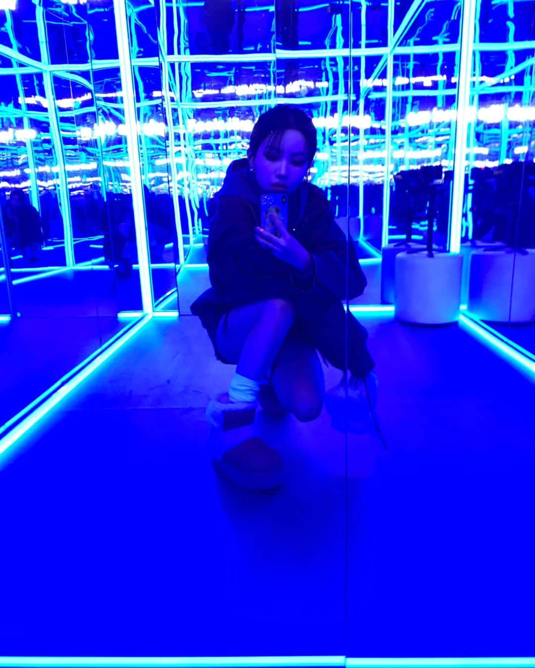 ソヨンさんのインスタグラム写真 - (ソヨンInstagram)「UGG FEEL HOUSE 🤍🤎💙」11月24日 0時56分 - tiny.pretty.j