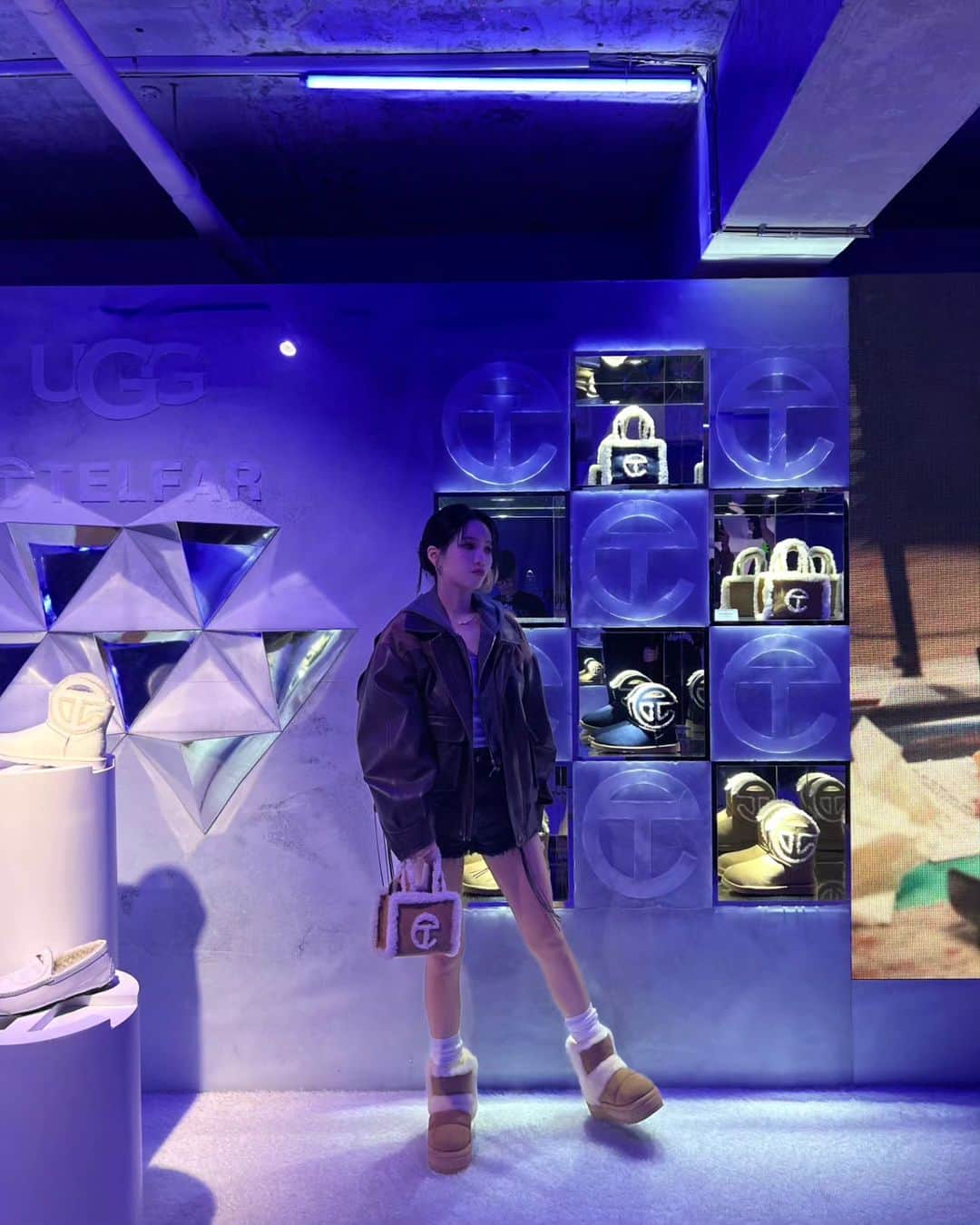 ソヨンさんのインスタグラム写真 - (ソヨンInstagram)「UGG FEEL HOUSE 🤍🤎💙」11月24日 0時56分 - tiny.pretty.j