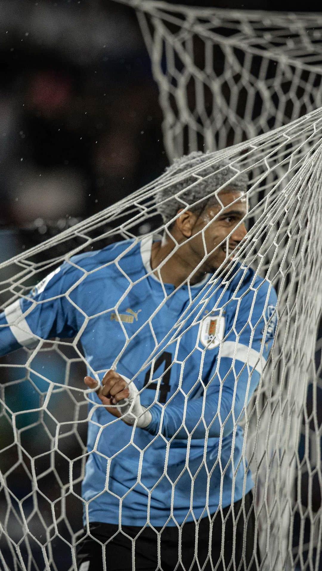 サッカー ウルグアイ代表チームのインスタグラム：「😅 𝑁𝑖 𝑖𝑑𝑒𝑎…  2-0 y a otra cosa.  #ElEquipoQueNosUne」
