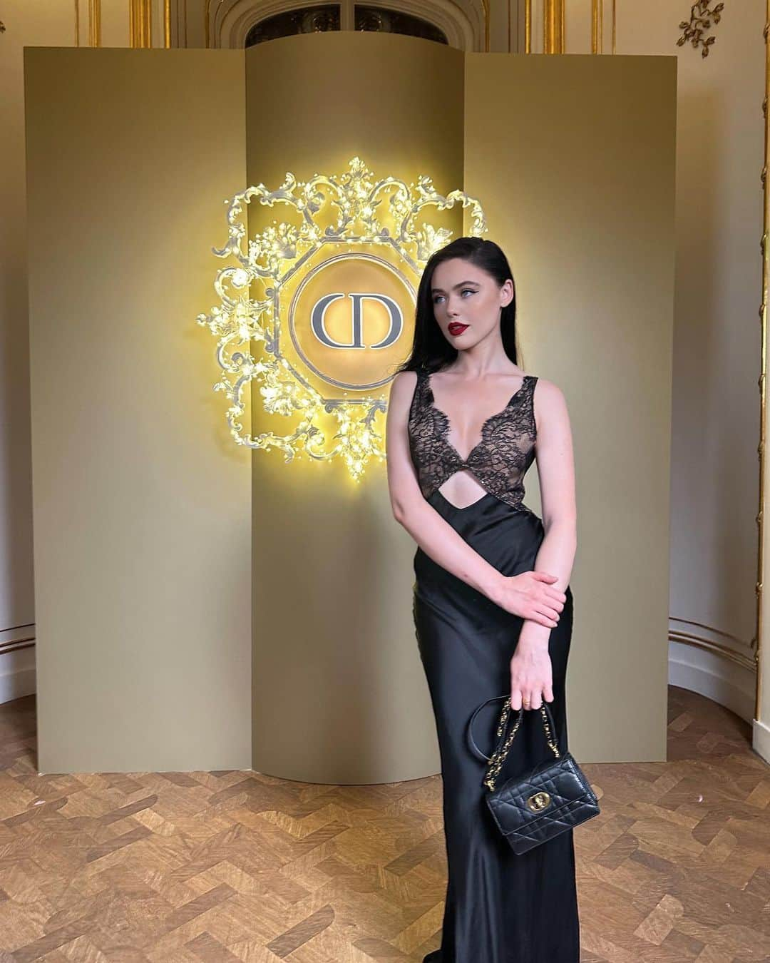 クリスティナ・バザンさんのインスタグラム写真 - (クリスティナ・バザンInstagram)「Spent an incredibly special evening yesterday with @diorbeauty in Vienna at the sumptuous historical Lichtenstein Palace, surrounded by art and history for a private dinner with the house as we had the honor of hearing Frederic Bourdelier, director of culture and heritage at Dior talk about the close connection Christian Dior has always kept with the arts, specifically with ballet. We had the joy of watching a beautiful ballet by the Viennese Opera held in one of the salons while being immersed in such an enchanting environment. Thank you @diorbeauty for having me, it was truly an absolute honor 🖤💫 @dior @paulinebelloin / My evening dress is from my favorite @mrselfportrait 🌙🌚」11月24日 0時58分 - kristinabazan