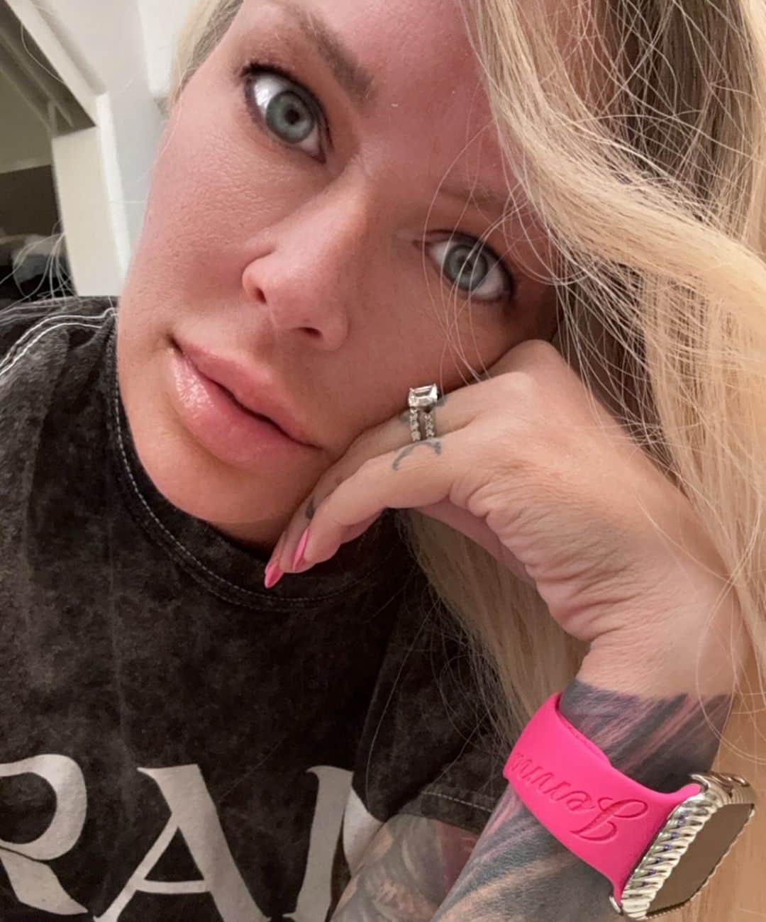 ジェナ・ジェイムソンのインスタグラム：「Cooking starts now ❤️‍🔥」