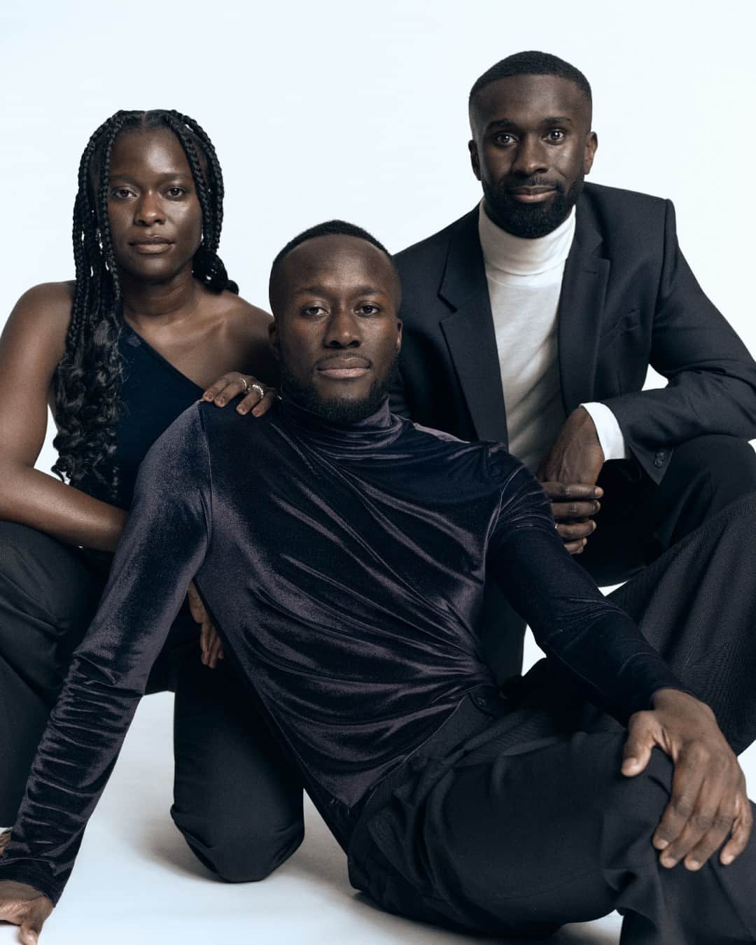 フィリッパコーのインスタグラム：「Introducing the FILIPPA K Holiday Occasionwear campaign, where we celebrate togetherness. Featuring families and friends of the house, it captures the spirit of belonging that can only come from spending time with your family (chosen or by blood).  First up we have Stockholm-based siblings @fabbtastic, @haws and @laaminsanneh  Discover the Holiday Occasionwear pieces in store and online at filippa-k.com  Photographed by @thomasjansson2 Hair & makeup by @galinanurmi @terezaluyirika @iamsandyalfares」