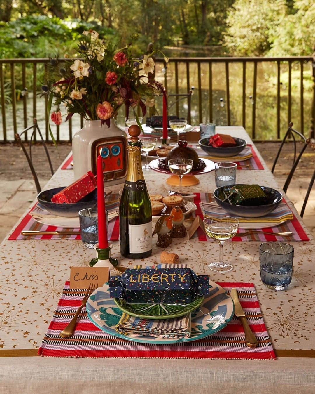 リバティオブロンドンのインスタグラム：「Make your feast extra festive this season with just-landed #Liberty table linens. Link in bio.」