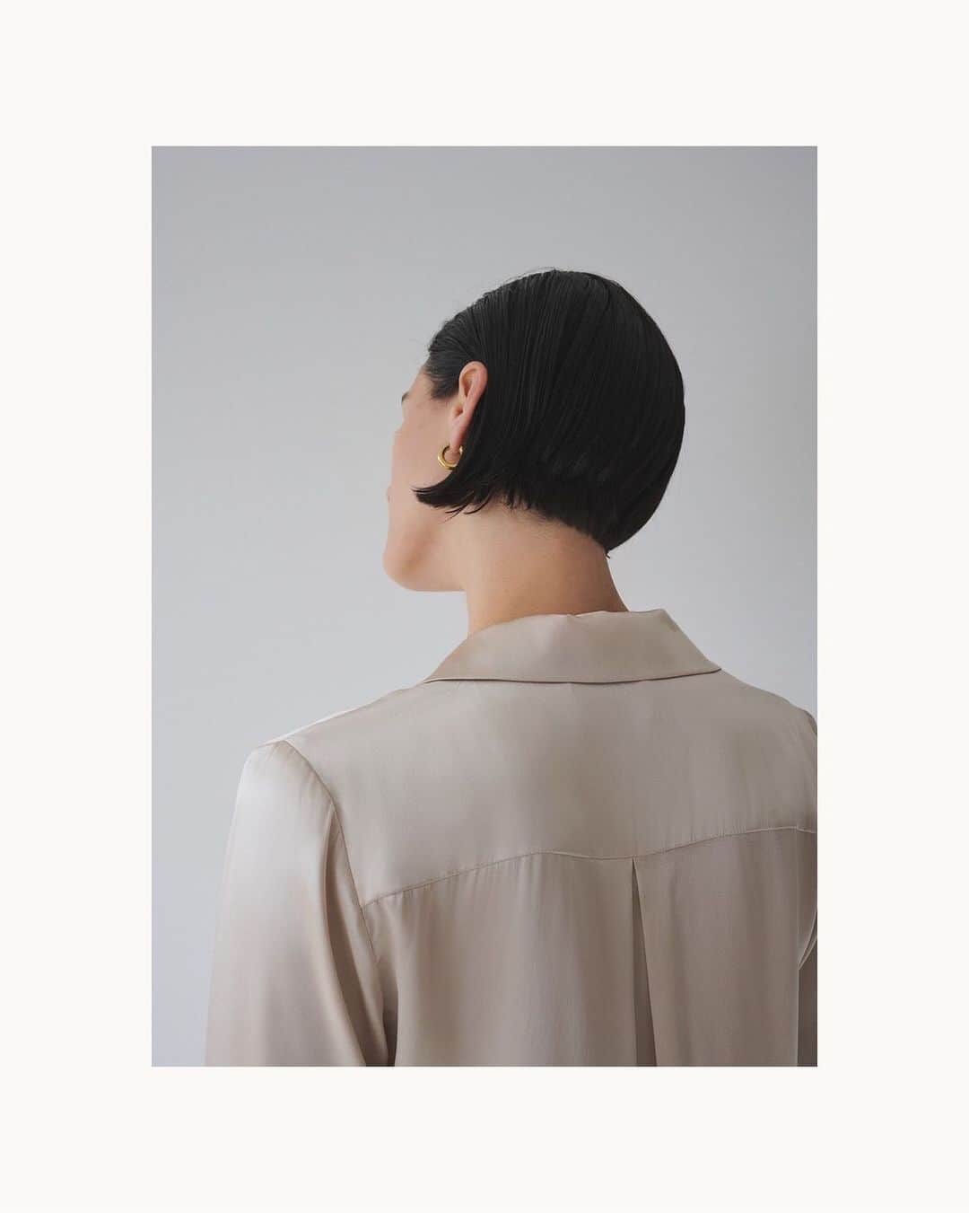 グラハム&スペンサーのインスタグラム：「Thankful for this JG masterclass in understated elegance. ⠀⠀⠀⠀⠀⠀⠀⠀⠀ Now's the time to get a head start on our Black Friday sale —use code GRATEFUL to take 25% off sitewide.」