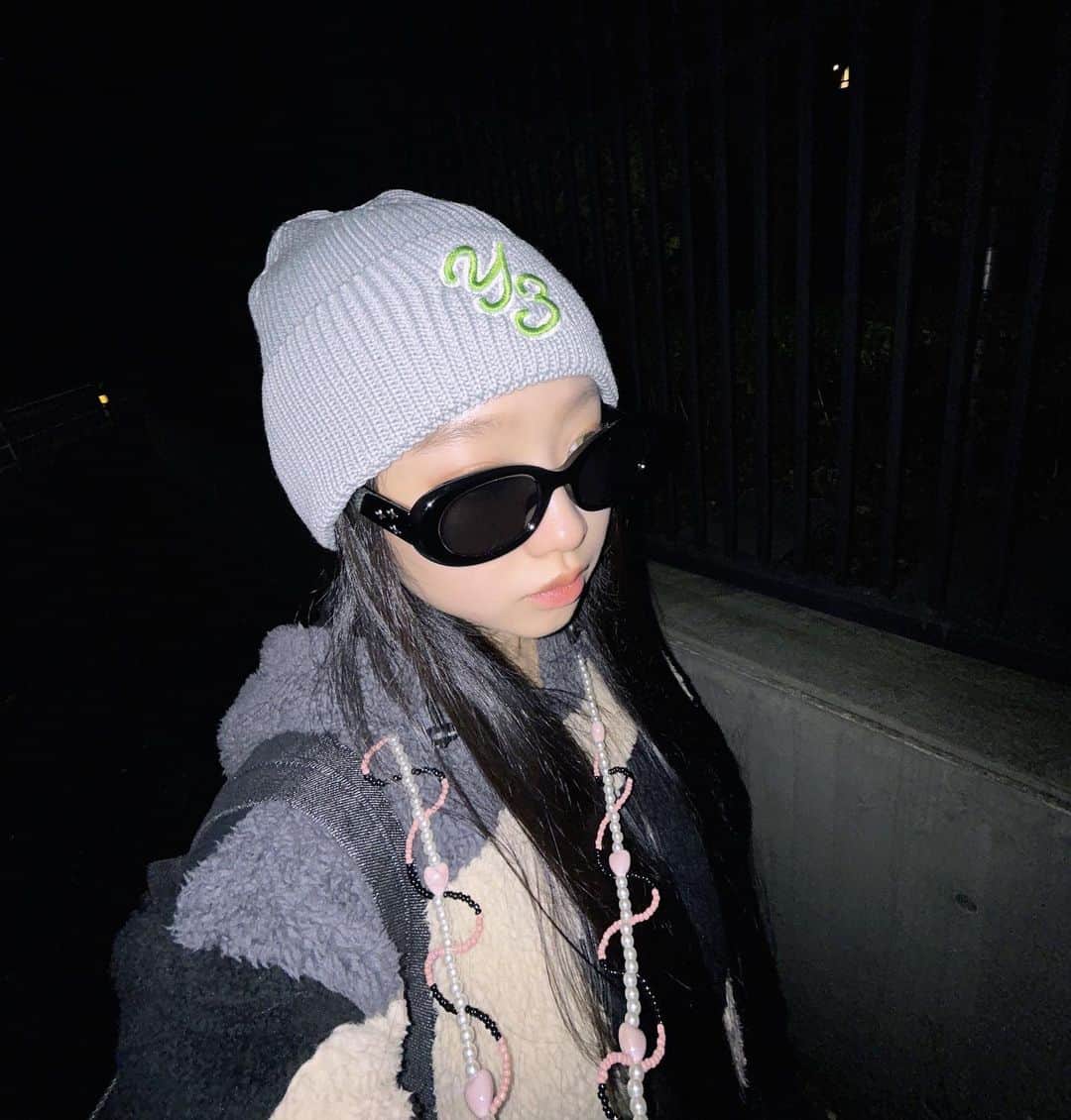 荒井麻珠のインスタグラム：「良い夢見れますように🚪🪽」