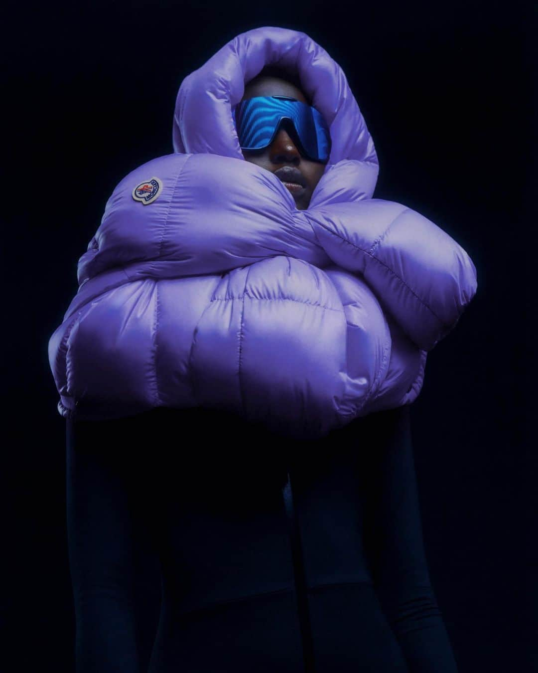 モンクレールさんのインスタグラム写真 - (モンクレールInstagram)「Ultraviolet. Find your shade of winter at moncler.com   #MonclerCollection」11月24日 1時58分 - moncler