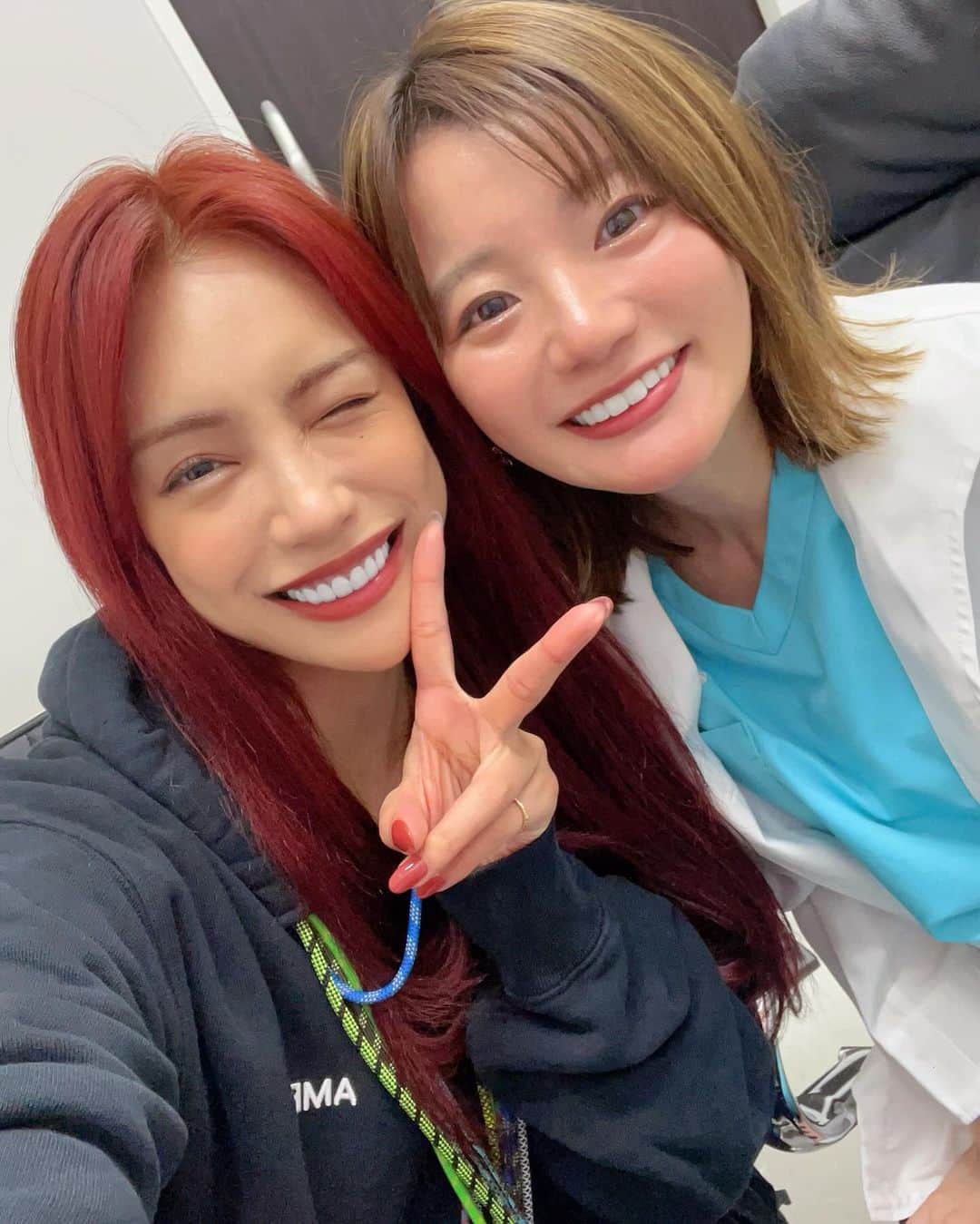 丹野珠里さんのインスタグラム写真 - (丹野珠里Instagram)「今年も終わるので、駆け込んできたよ🏃‍♀️💨 大好きな、しおんたま @sbc_shion.h 🎀 美肌集中ケアと、話題のエクソソーム点滴✨ 心身共に元気になった気がする✊✨  自撮りヴィジュ良くない？？🙋‍♀️💓  私の美容は、ぜーーんぶこの人にお任せしてる！ "量産型"にならない様に、 ナチュラルに個性を活かしてくれて、 必要ない事は、ちゃんと言ってくれる、 信頼のある唯一の人👼🎀💓💓✨✨  これからも宜しくお願いしまし🫶💓 ずっとだいすき👼💓しおんたま🫶 美容気になる子はDMしてみてね💌  #cyberjapan #junon #サイバージャパン　#ジュノン　#sbc」11月24日 7時00分 - cjd_junon