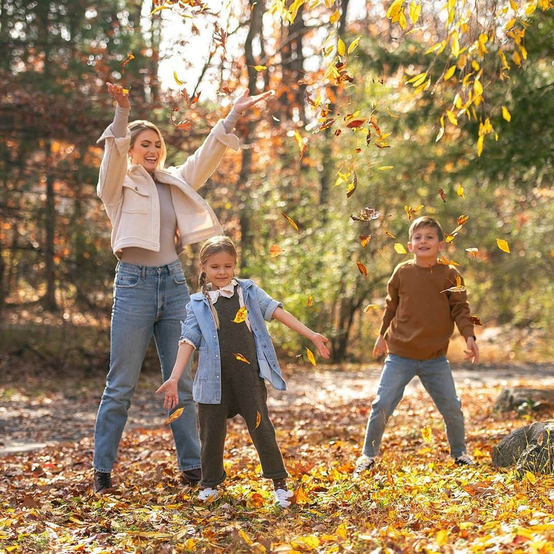 nunaのインスタグラム：「Happy Thanksgiving 🦃🍁 We are thankful for the opportunity to share our innovations with parents across the globe 🫶🏼Without the support of our Nuna families, we wouldn’t be where we are today. We appreciate you 🧡🤎  💬 What are you thankful for?」