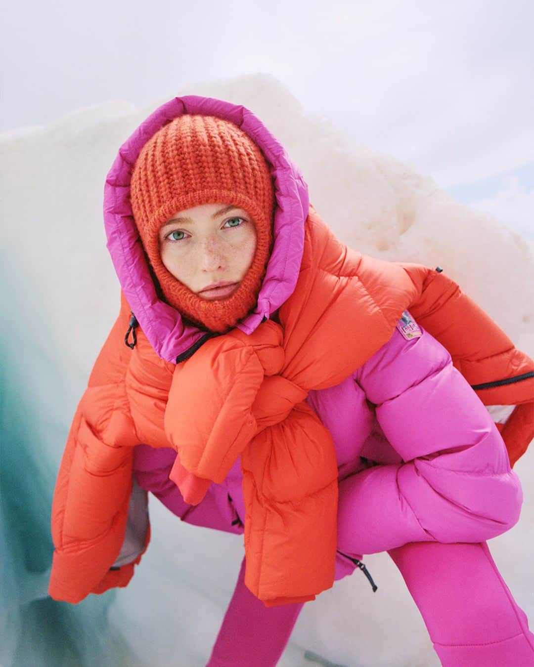 パラジャンパーズさんのインスタグラム写真 - (パラジャンパーズInstagram)「Our Polar Puffers – practically playful.   Anya, Polar Puffers series Bold Parka, Polar Puffers series Gia, Ski Layers series  #GrandFroid #ForYourJourney  #Parajumpers #FW23 #Outerwear #PJs #FallWinter23 #Ski #SkiStyle #OOTD #ColdWeatherStyle #WinterStyle #WinterFashion #Puffer #MensOuterwear #WomensOuterwear #FallFashion #Autumn #Wanderlust」11月24日 2時01分 - parajumpers_official