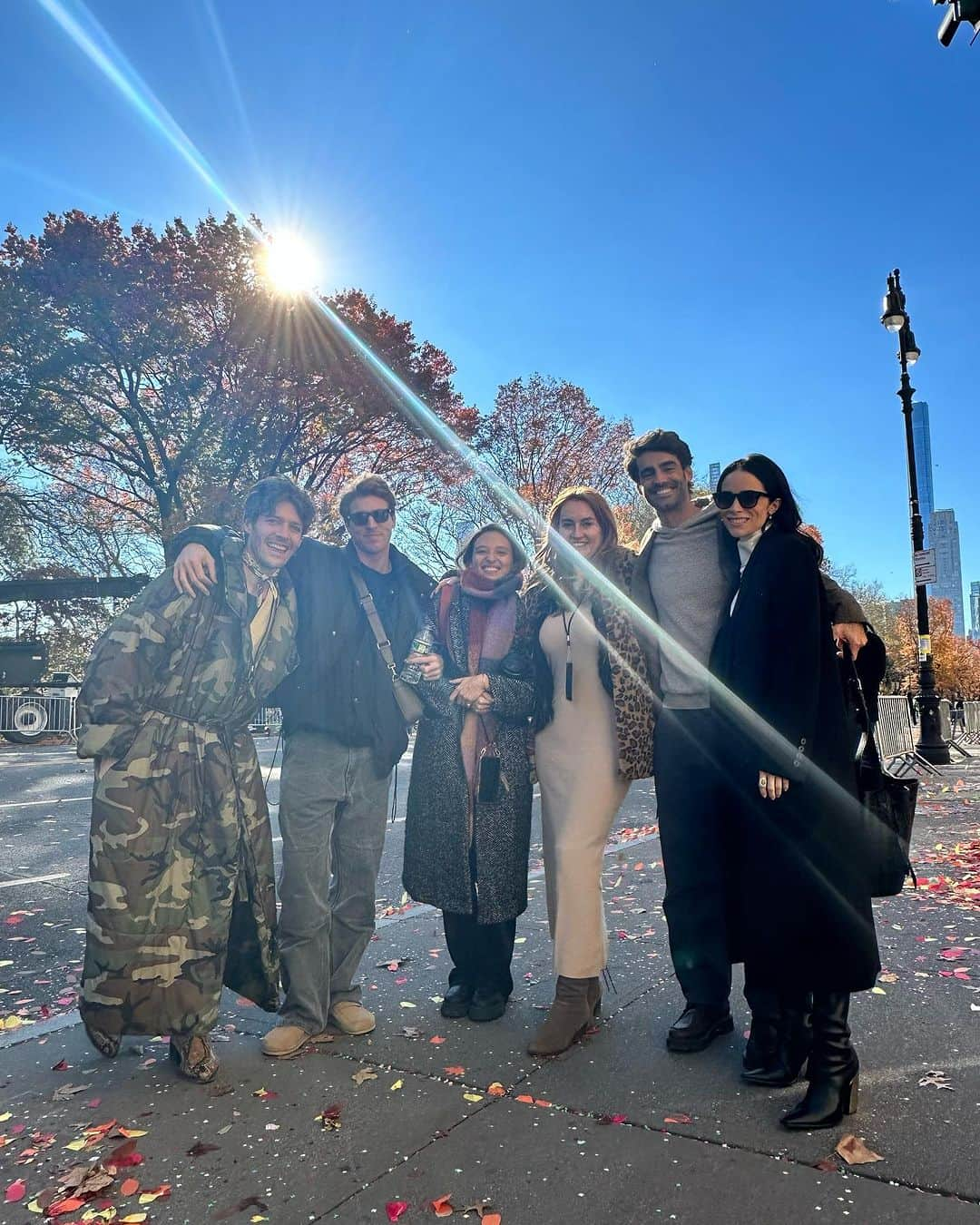 アビゲイル・スペンサーさんのインスタグラム写真 - (アビゲイル・スペンサーInstagram)「I’m here at Macy’s Thanksgiving Day Parade with @alroker and I’m extra thankful this year! You can watch the Parade live on @nbc as well as #ExtendedFamily coming January 2nd 🦃」11月24日 2時18分 - abigailspencer