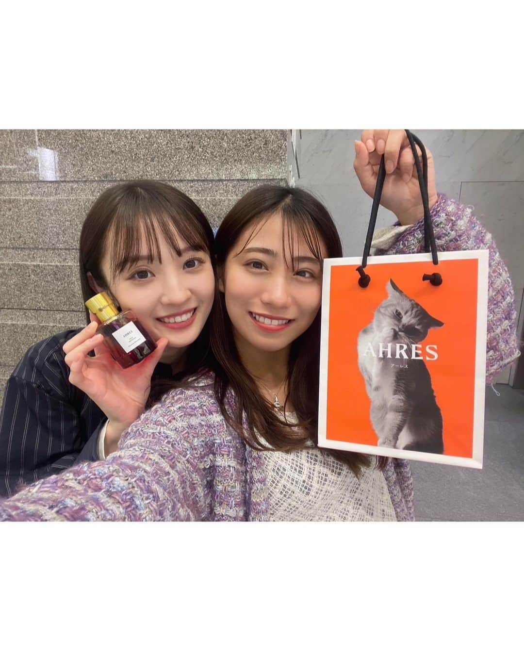 咲良菜緒さんのインスタグラム写真 - (咲良菜緒Instagram)「新作の香水を新調 体にすーっと馴染む香りでお気に入りです♪ はるとは違う香りにしたよ!  香りものは毎日お世話になるので仲間増えてうれしい🤍 またお気に入りたちも紹介するね〜  @ahres_official #アーレス #AHRES #ad #pr #fragrance #perfume #ahres #popup #popupshop #nagoya #ゲートモールタワー　#香水 #香水コレクション」11月9日 19時15分 - nao_sakura_official