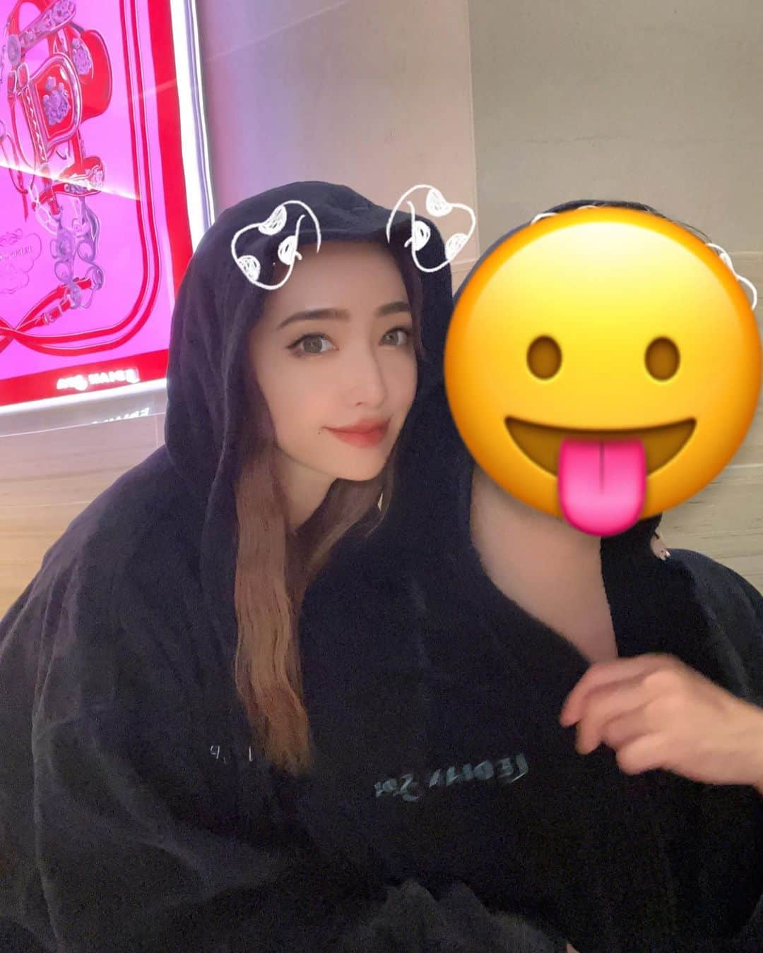 杉山佳那恵さんのインスタグラム写真 - (杉山佳那恵Instagram)「@ledianspa 行ってきた🩷  やっぱここ最高〜😆✨  夫婦でいろんなサウナに遊びに 行くんだけど、レディアンスパは かなりお気に入りっ✨✨✨  個室だし清潔感、高級感あって 24時間やっててアメニティも オリジナルで全部買いたくなる 最強のクオリティー✌️✨  しかもサウナが本当に気持ち良くて 他と何が違うんだろー？ってくらい 自分的に良い汗が出る！  どんな汗やねんて話やけど とにかくおすすめの癒し空間ですっ🩷  #ledianspa#麻布十番#sauna#サウナ#サ活」11月9日 19時14分 - kanaxxy_0421