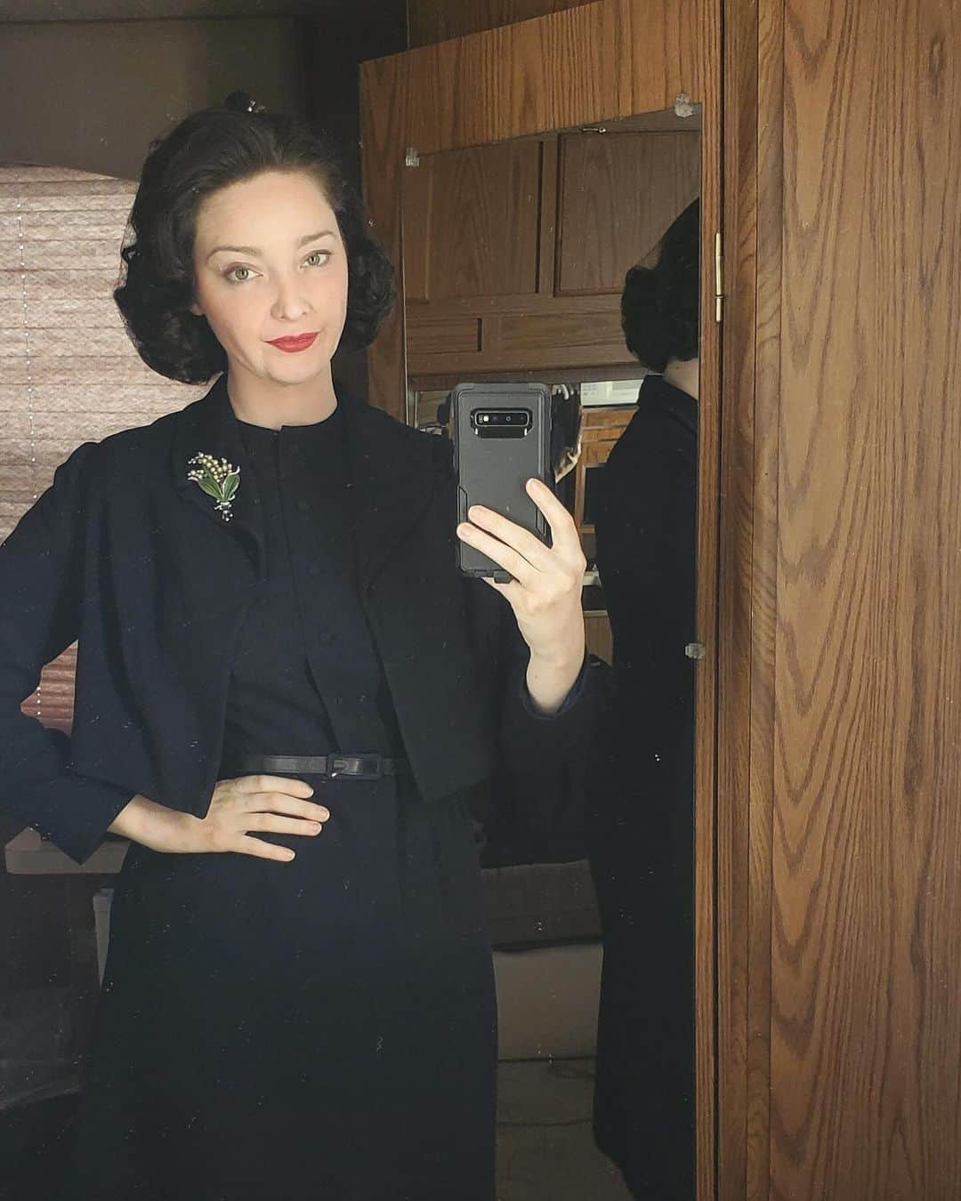 エマ・デュモンさんのインスタグラム写真 - (エマ・デュモンInstagram)「Hot Commie Sister-in-Laws only」11月9日 17時57分 - emmadumont