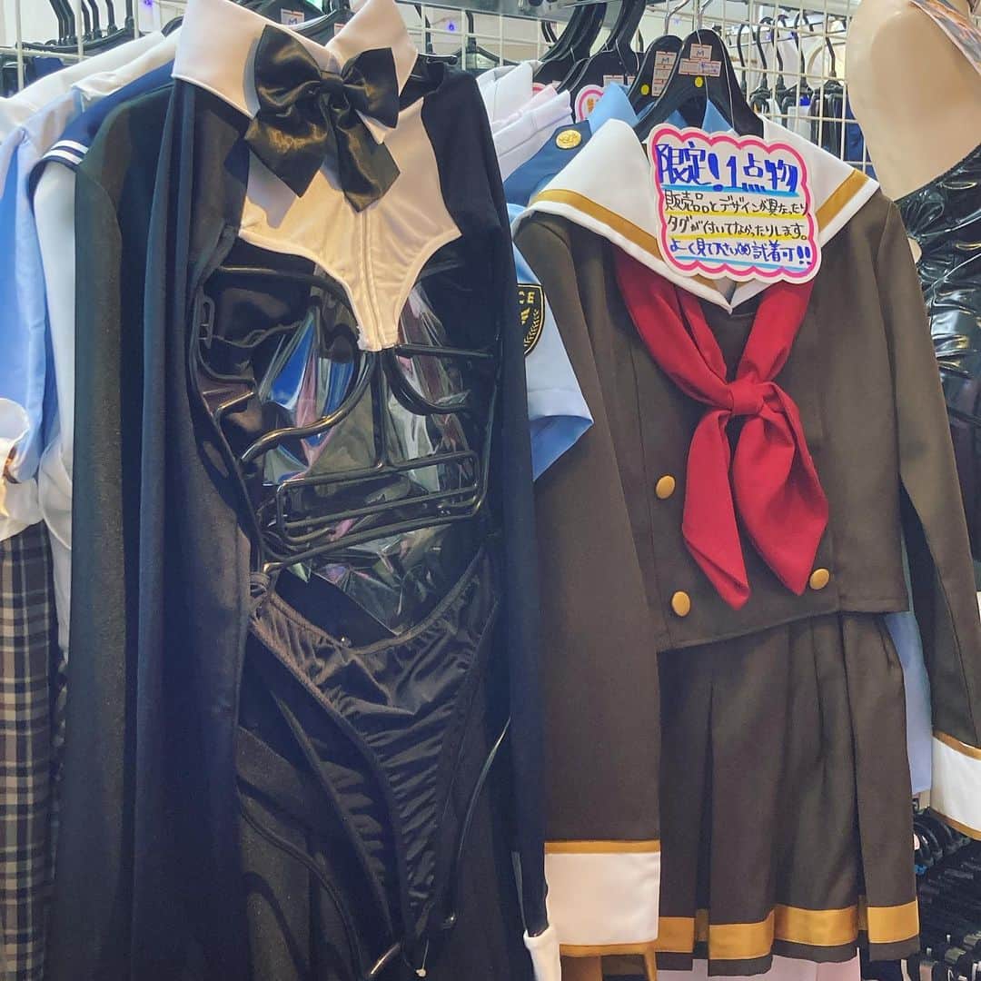 コスメイトプラスのインスタグラム：「《速報》アウトレット品・コスプレ衣装が入りました！ 試作品・B品のため通常品より安くなってます。いずれも1点限り。 ※各Mサイズ #秋葉原  #コスプレ  #日本製  #アウトレット」