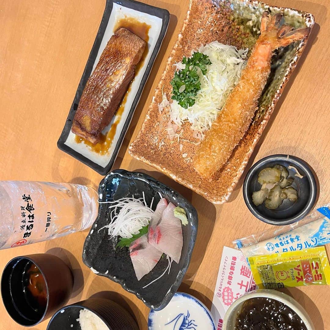 成瀬心美さんのインスタグラム写真 - (成瀬心美Instagram)「🦐  オフ会で行った まるは食堂さん🍚  エビフライがおっきくて 美味しかったなぁ✨  また行きたい◡̈」11月9日 17時51分 - coco3ndazo