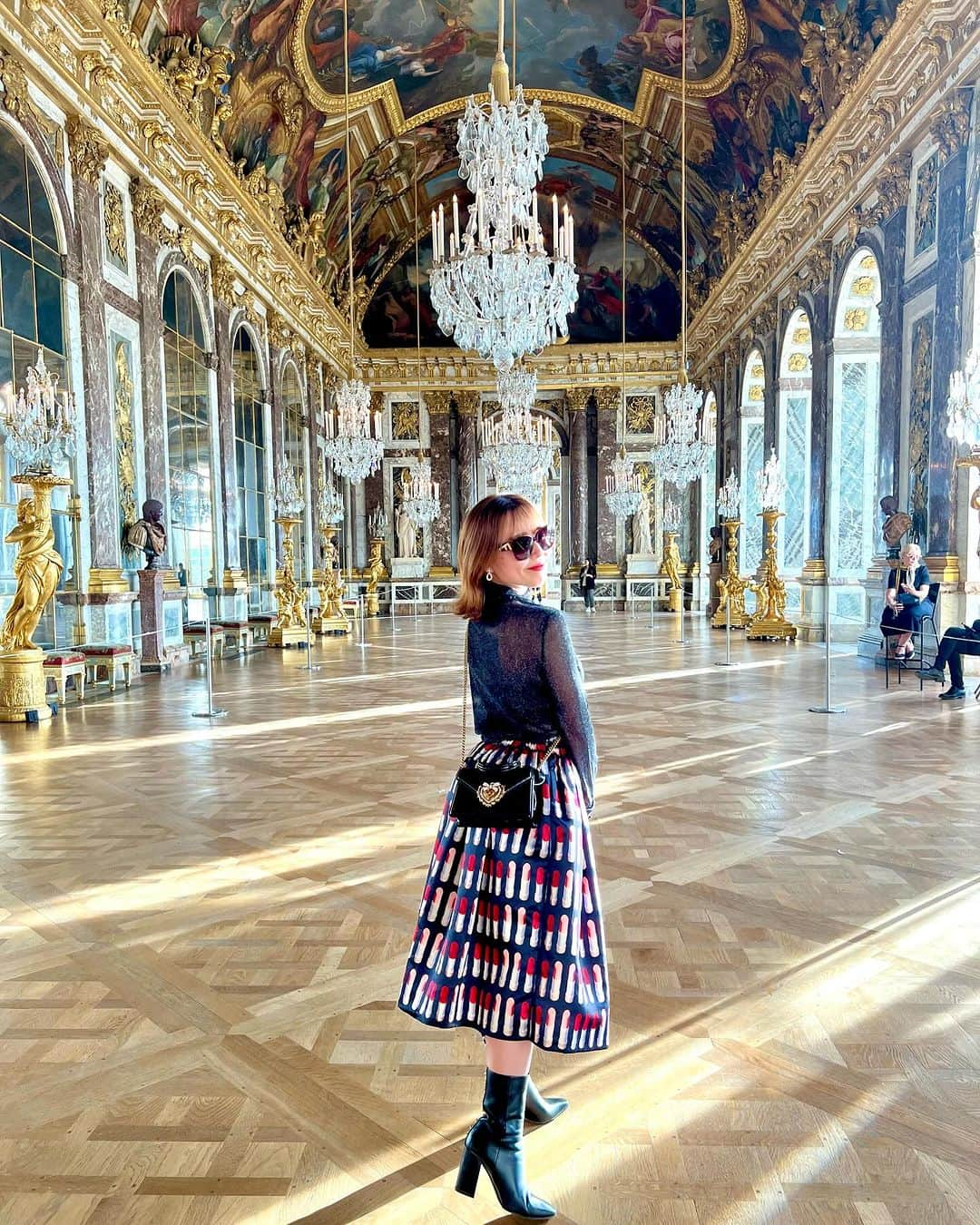 カリスマゆきちゃんのインスタグラム：「. . 📍Palais de Versailles👑  1番写真撮りたかった場所📸 キラキラ大好き🫶  @chateauversailles  ________________________________ #france #フランス #paris #パリ #versailles #chateauversailles #ベルサイユ宮殿」