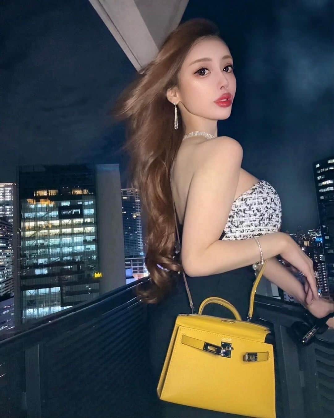 ゆきぴのインスタグラム：「＿＿＿ 𝒏𝒊𝒈𝒉𝒕 𝒗𝒊𝒆𝒘𝒑𝒐𝒊𝒏𝒕 🏙💗」