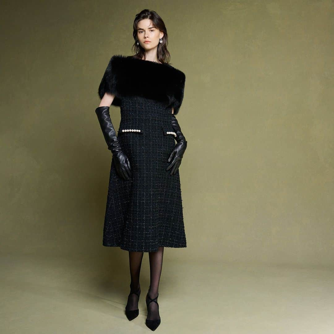 m-i-d e-shoppingさんのインスタグラム写真 - (m-i-d e-shoppingInstagram)「2023 AUTUMN WINTER COLLECTION  Dress　¥52,800 (PRODUCT CODE：S941-006)  #mid_e_shopping #2023aw #aveniretoile #アベニールエトワール #dress #ワンピース」11月9日 18時01分 - mid_e_shopping