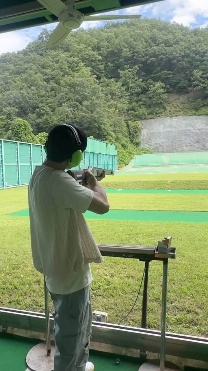 チャンジョのインスタグラム：「여러 번 맞추기도 했다고 한다 🫣」