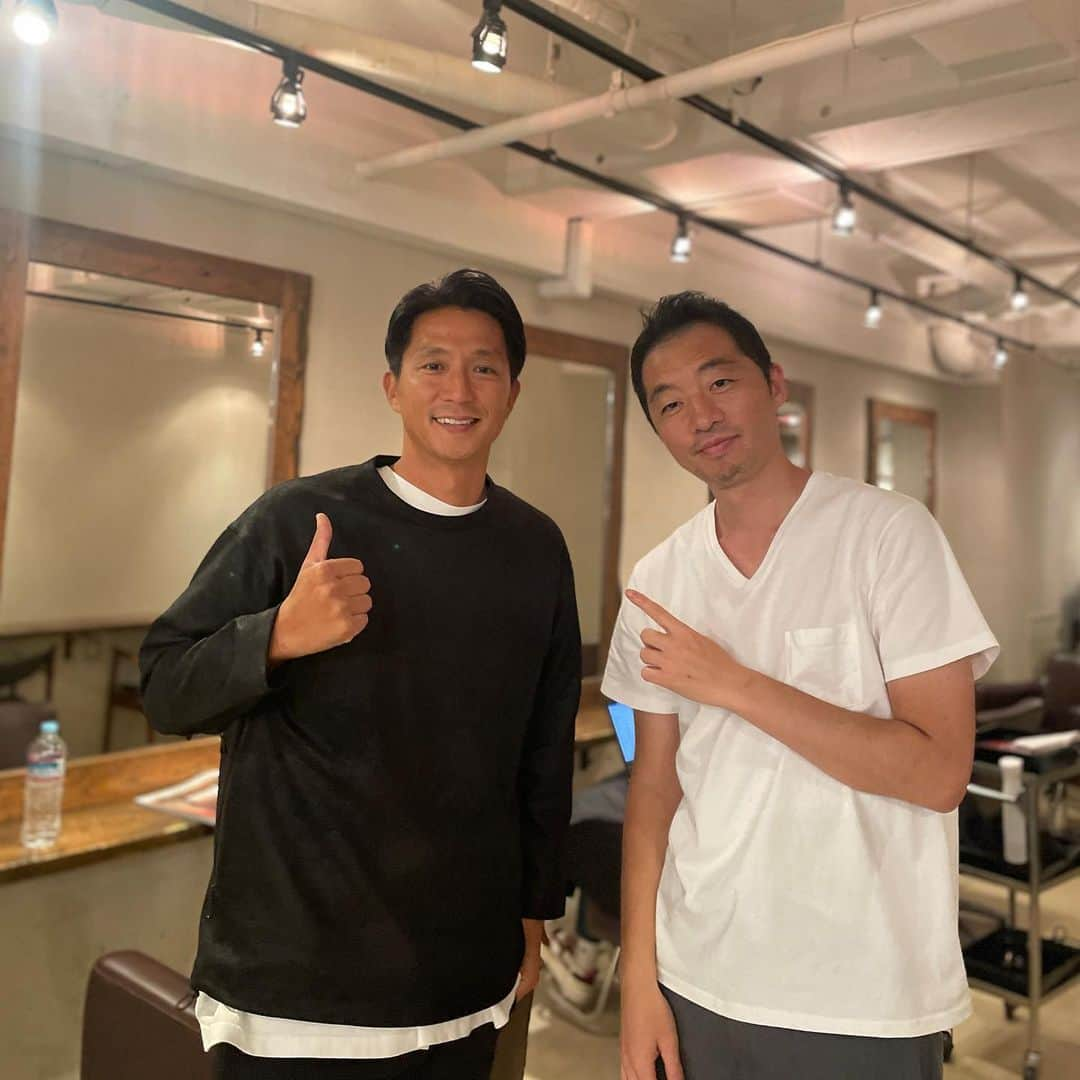 福西崇史さんのインスタグラム写真 - (福西崇史Instagram)「. 髪スッキリ💈 . 髪切ってる時間のリラックスタイム☕️ ヘッドスパも気持ちいいーーー✨ . #rima #美容院 #福西崇史 #カラー #ヘッドスパ #リラックス #表参道」11月9日 18時15分 - takashi_fukunishi