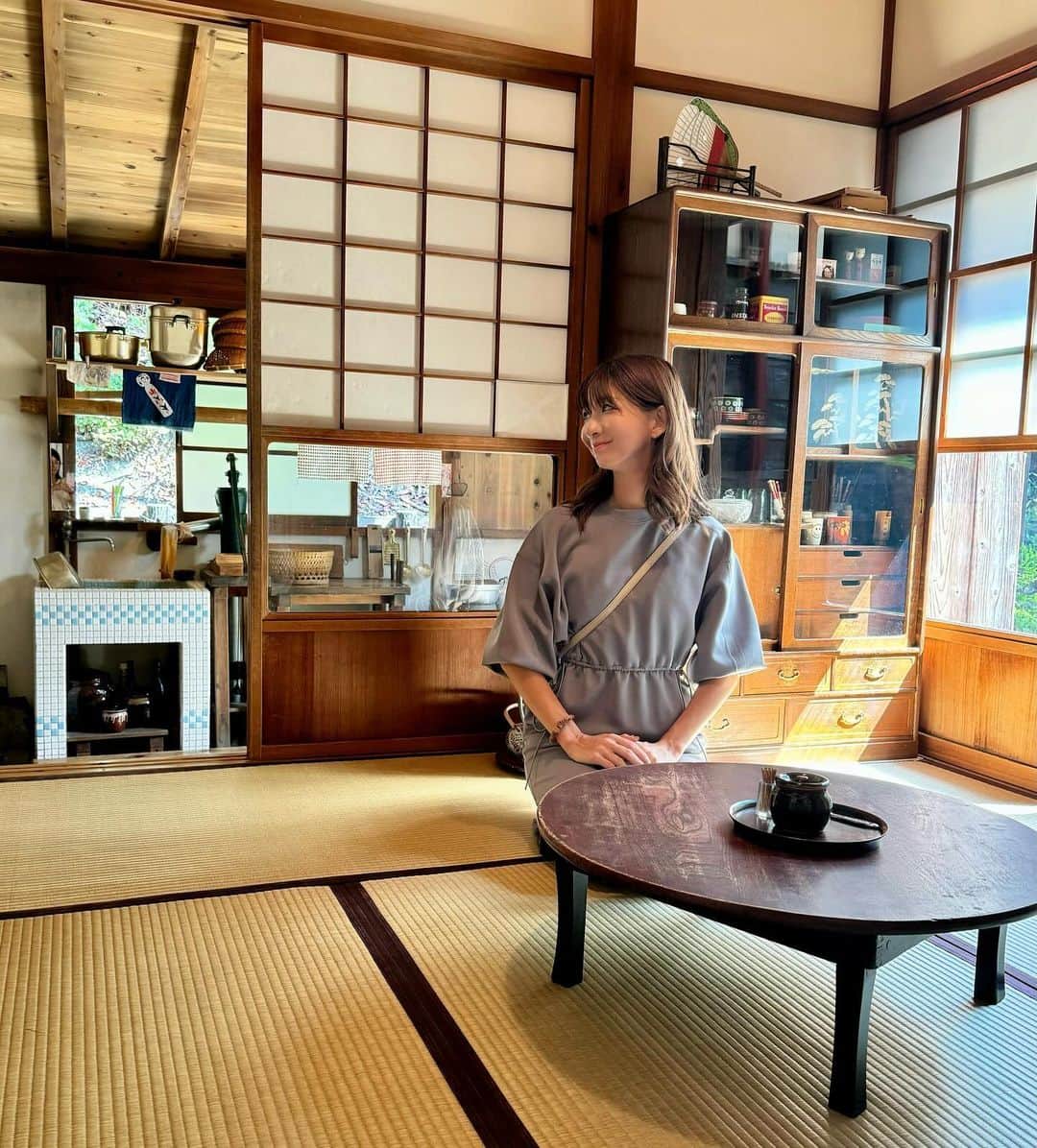 中谷あすみさんのインスタグラム写真 - (中谷あすみInstagram)「ちょっと前に行ったジブリパークの 「どんどこ森」エリア🌳  さつきとメイのお家に行きました💓 映画のまんまですごい😳 大好きなトトロだからテンションあがりました✨  #となりのトトロ #ジブリパーク #どんどこ森 #さつきとメイの家」11月9日 18時22分 - asumi_naa