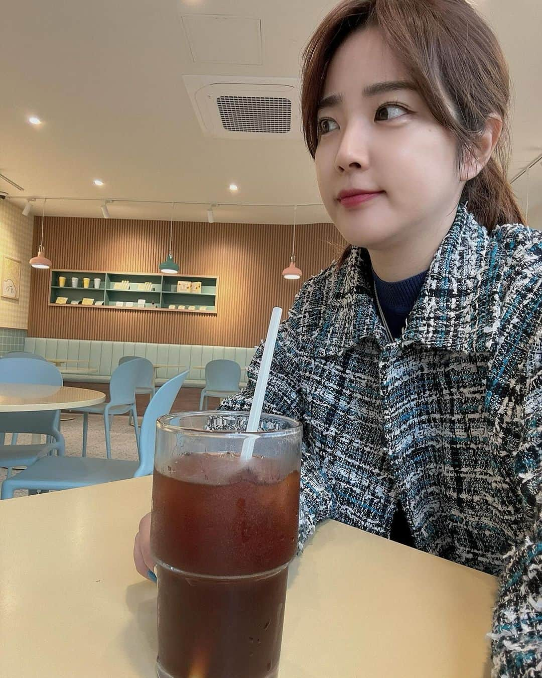 久代萌美さんのインスタグラム写真 - (久代萌美Instagram)「☺︎ またちょいと韓国行ってきました✈️ ちょっと嵐気味な日と めちゃくちゃ寒い日と 天気が大変でしたが 楽しかったです🍚✨」11月9日 18時32分 - kushiro_moemi