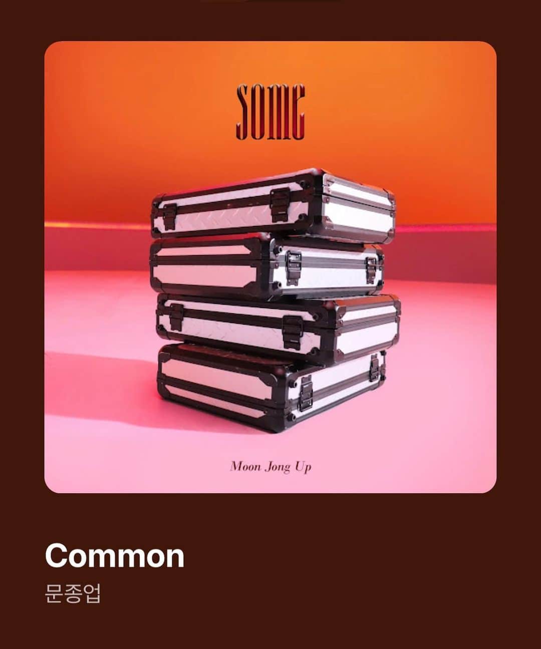キム・ウンジョンのインスタグラム：「Common- 문종업🎧 문종업 2번째 미니앨범 ‘common' 작사에 참여했습니다. #yorkie #devinechannel #문종업」
