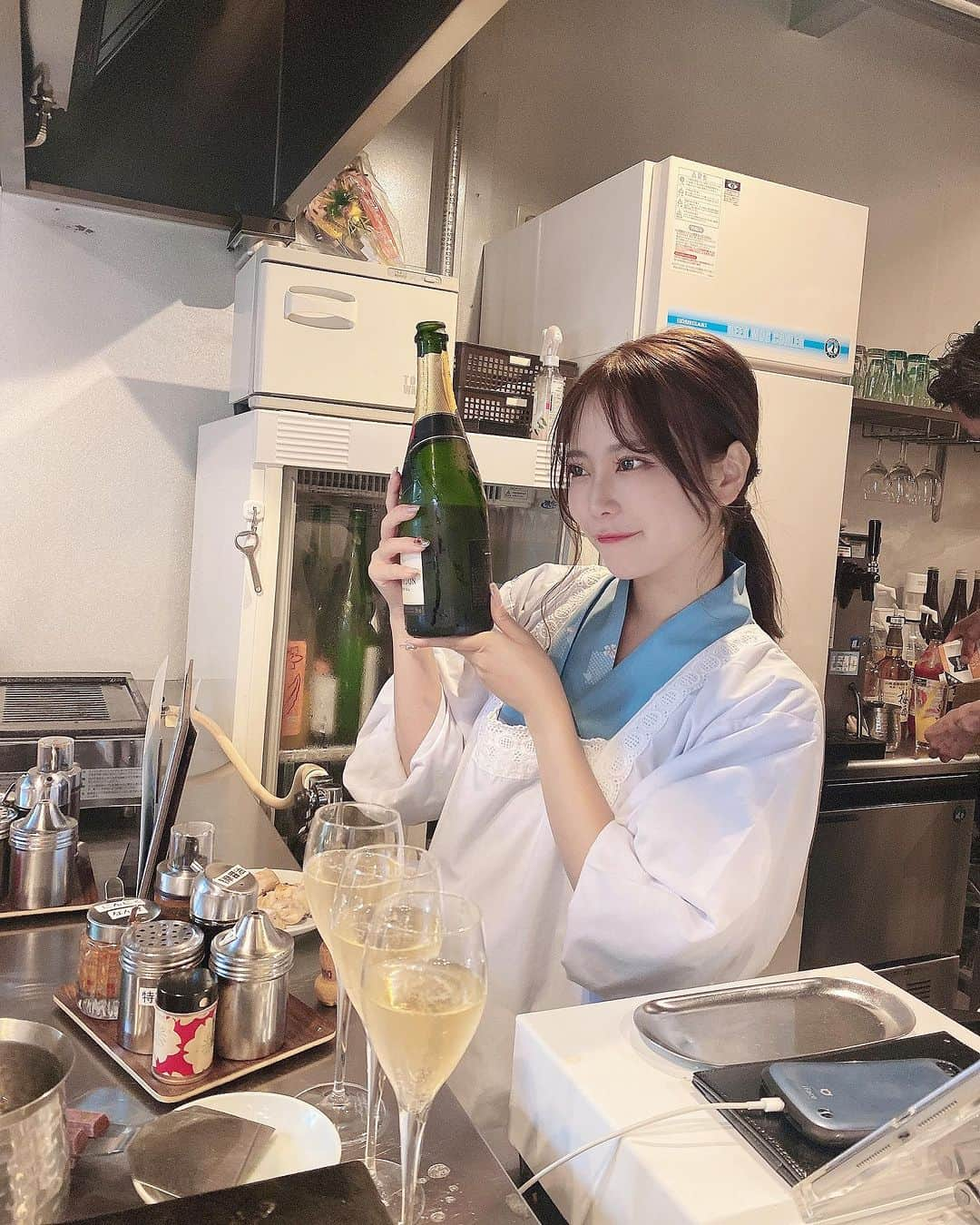 福井柑奈さんのインスタグラム写真 - (福井柑奈Instagram)「一日女将イベント バースデーSP でしたーーっ🎂💕  ご予約のみなさん ありがとうございました❤️ 毎回思うけど 2時間あっという間に 過ぎちゃう🥺 みんなにお祝いしてもらえて 嬉しすぎました🫶みんならぶ  たくさんプレゼントも ありがとう🎁 ピカチュウのアイスケーキ 可愛くて食べるのもったいなかったよ⚡️😂  今回プライベートで ちょー仲良しなお友達たちも きてくれてうれしーっ😘 終わってからひかりんも合流したよ！ そして阪神タイガース優勝🏆 最高な一日でした💓  毎度美味しい料理を ありがとうございます🐓 『鉄板ぢどり焼 TARO 大阪福島本店』オープン前にあけてくださってます🥹🙏 またよろしくお願いします✨✨  #birthday #happybirthday #birthdaycake #cake #一日女将 #一日女将イベント #女将 #女将さん #ピカチュウ #ピカチュウアイスケーキ #アイスケーキ #大阪 #福島区 #福島区グルメ #大阪グルメ #ぢどり焼きtaro #地鶏 #割烹着 #instagood #instadaily #japanese #japanesefood #japanesegirl #foodporn #instalike #love #followme #❤️」11月9日 18時25分 - kanna_fukui