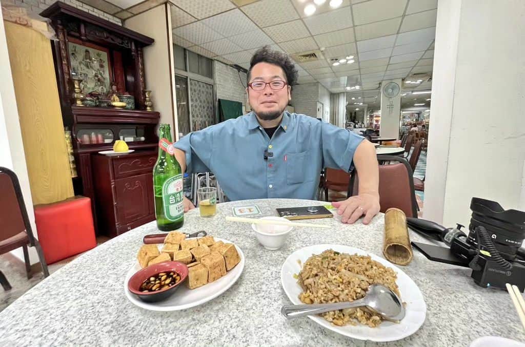 ケニチのインスタグラム：「もう最高のラインナップ‼️ #竹筒飯　#焼飯　#臭豆腐　#台湾啤酒　#台湾」
