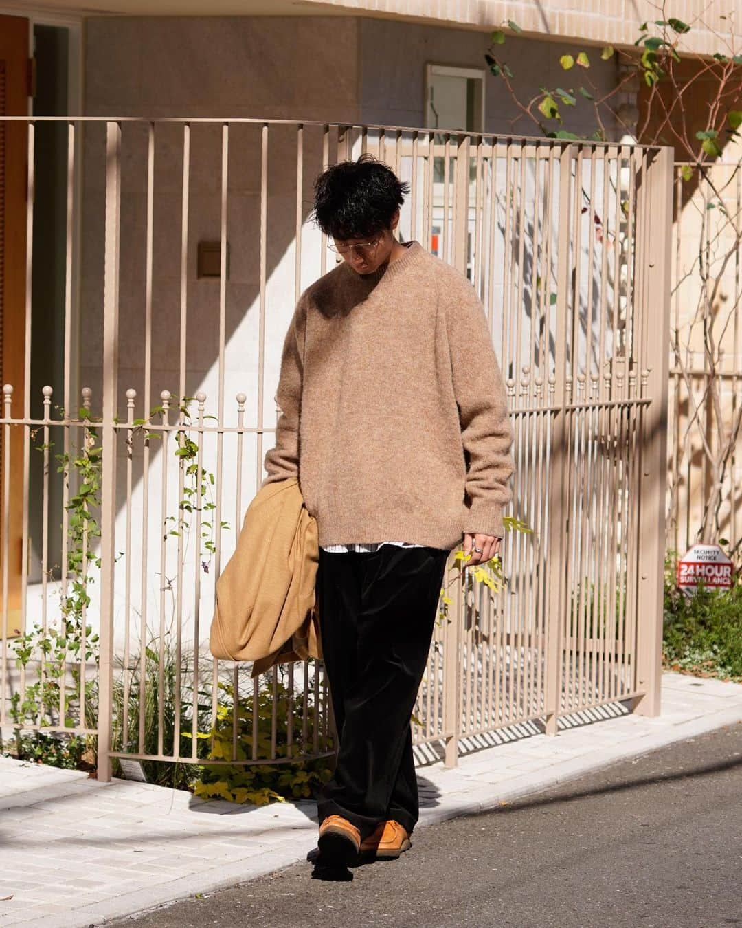 1LDKさんのインスタグラム写真 - (1LDKInstagram)「〈 EVCON 〉 ⁡ "JAMIESON'S KNIT POLO" COL: SEABRIGHT / CAMEL / SLATE SIZE: 1 / 2 / 3 ¥35,200 TAX IN ⁡ "JAMIESON'S CREW NECK KNIT" COL: SEABRIGHT / CAMEL / SLATE SIZE: 1 / 2 / 3 ¥30,800 TAX IN ⁡ シェットランド島のニットウェアファクトリーブランドであるJAMIESON'Sとのコラボレーションニット。 今回はクルーネックとポロニットの二型でご用意しております。 草木染めを施したメランジ調のカラーリングが特徴的で、シルエットはブランドらしく日常的に使いやすいゆったりとしたシルエットに仕上げています。 シェッドランドウールを使用したふっくらと柔らかい表情のある生地感も魅力的です。 ⁡ 着用詳細 SLATE: 2 / 175cm CAMEL: 3 / 177cm ⁡ 取扱店舗 1LDK AOYAMA ( @1ldk_aoyama ) 1LDK apartments. ( @1ldk_apartments ) 1LDK kyoto ( @1ldk_kyoto ) 1LDK annex ( @1ldk_annex ) 1LDK ONLINE STORE ※取り扱いアイテムは店舗ごとに異なります。 ⁡ #evcon @1ldk_evcon #1ldk #1ldkaoyama #1ldkapartments #1ldkkyoto #1ldkannex #1ldkshopofficial」11月9日 18時30分 - 1ldk_shop