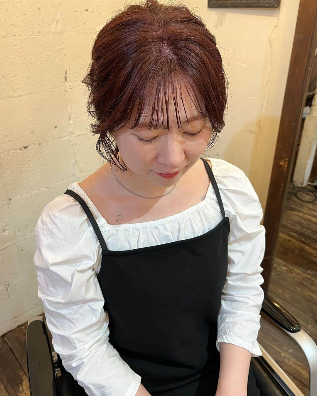 YU-U（工藤由布）さんのインスタグラム写真 - (YU-U（工藤由布）Instagram)「ちえさんcut&color&arrange🪄 🍇カラーしてゆるんとたゆんと✨ お似合いでしたぁ☺️✨ お土産までありがとです🥹🫶🏻 ・・・ #uアレンジ #Aperoアレンジ #ひとくせポニー」11月9日 18時40分 - nyan22u22nyan