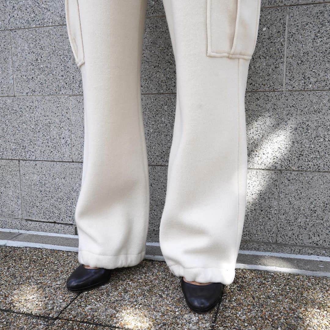 MāWさんのインスタグラム写真 - (MāWInstagram)「. [Allege.] Wool Cargo Pants.  ウール素材のカーゴパンツ。 裾の絞りを調整して2wayでの着用をしていただけます。  -  #mawsapporo #MāW #allege #sapporo #hokkaido」11月9日 18時51分 - maw_sapporo