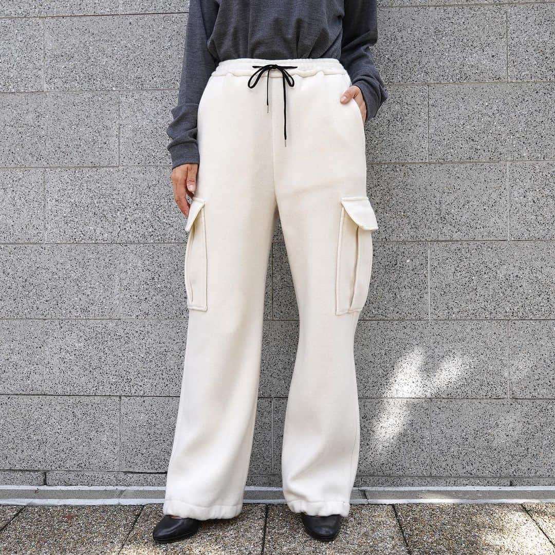 MāWさんのインスタグラム写真 - (MāWInstagram)「. [Allege.] Wool Cargo Pants.  ウール素材のカーゴパンツ。 裾の絞りを調整して2wayでの着用をしていただけます。  -  #mawsapporo #MāW #allege #sapporo #hokkaido」11月9日 18時48分 - maw_sapporo