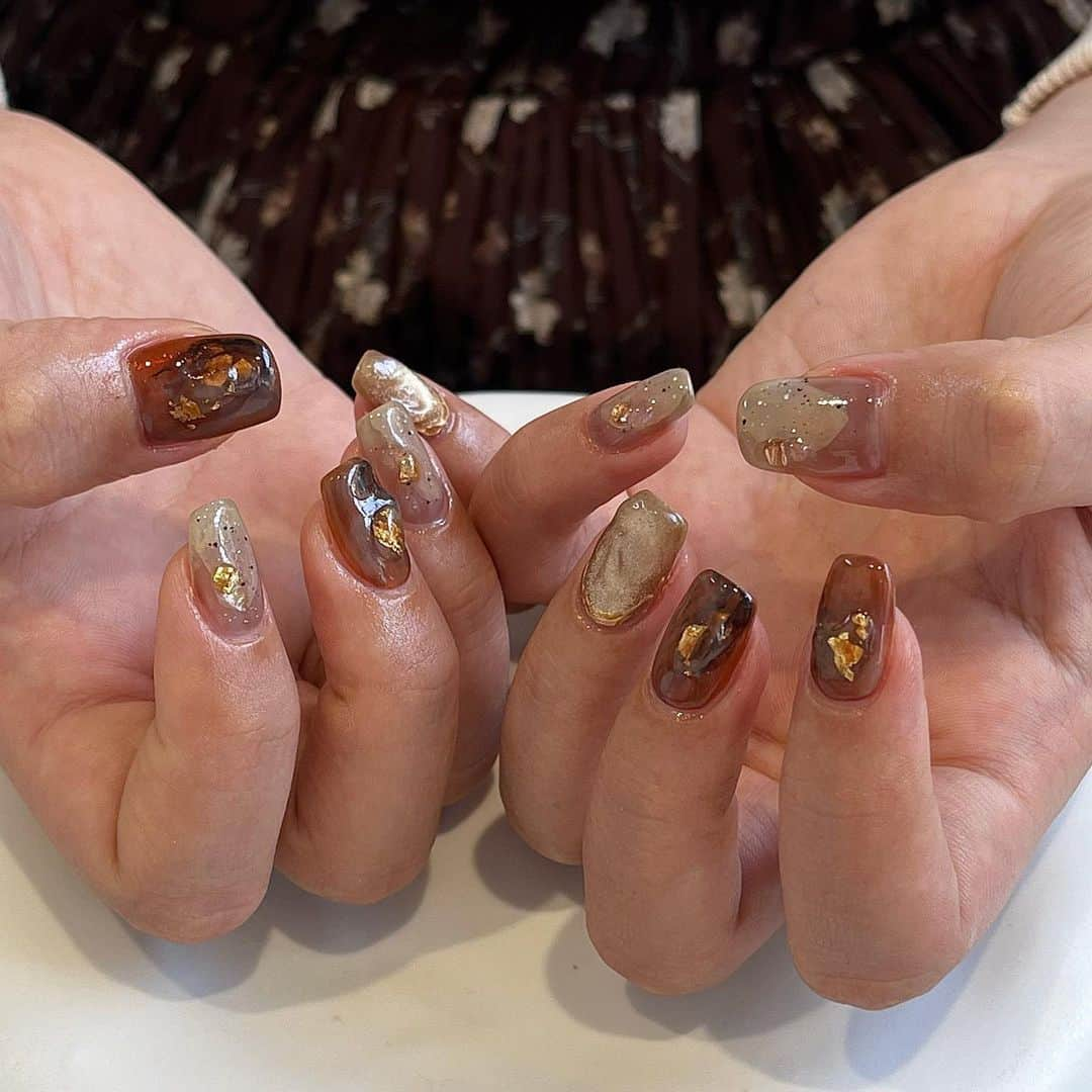 MIKI OKAMOTOさんのインスタグラム写真 - (MIKI OKAMOTOInstagram)「. brown nuance🍂  .」11月9日 18時51分 - __.nail.mk