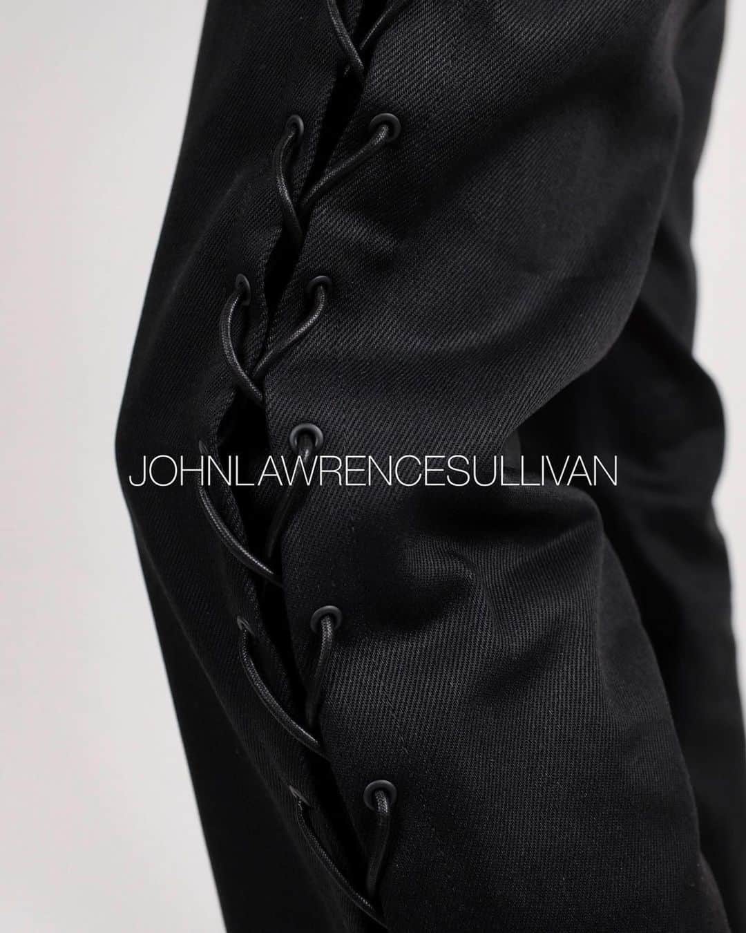 ジョンローレンスサリバンのインスタグラム：「AW2023 AVAILABLE IN THE STORES NOW. @johnlawrencesullivan_store」