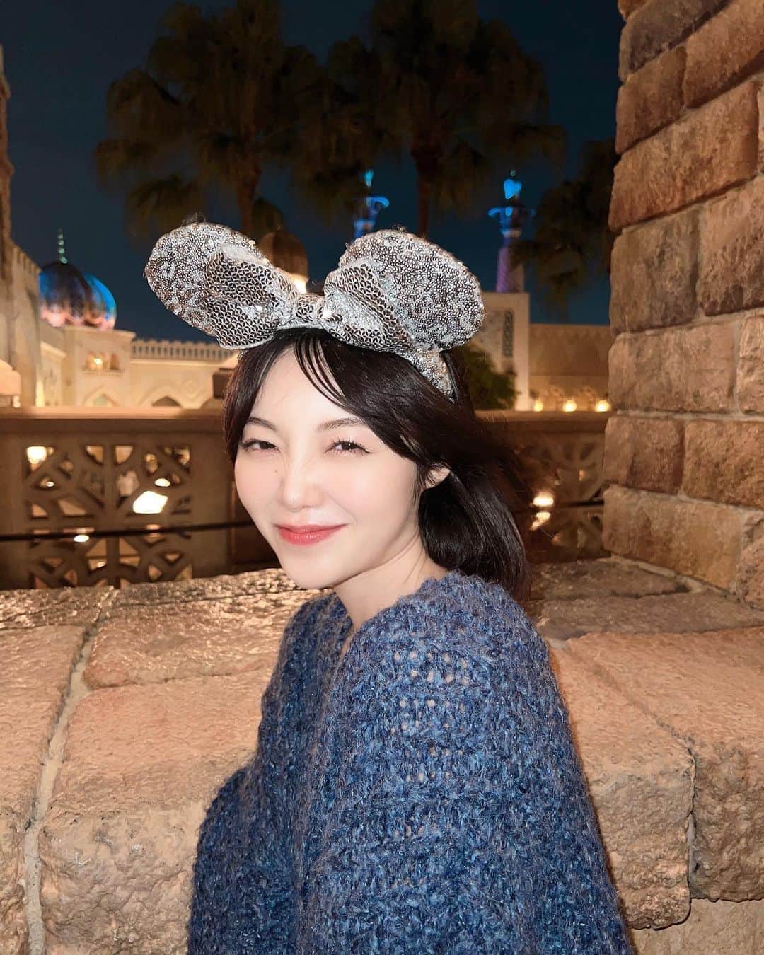 松岡里英のインスタグラム：「・ ディズニーフォト載せすぎてもいい？？🌊  #ディズニーシー #disneysea」