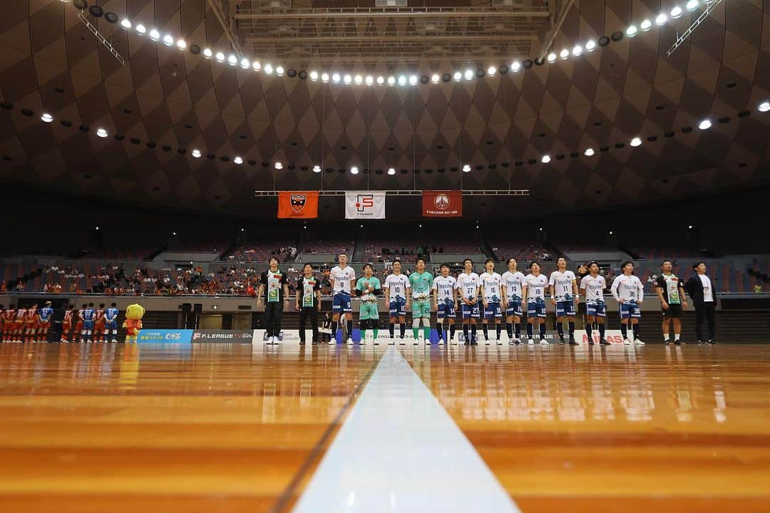 墨田区のインスタグラム：「【📣💨フウガを応援しよう🎊🐊】 ＼＼⚽墨田区ホームタウンチーム🏟フウガドールすみだ⚽　／／  11月10日(金)に墨田区総合体育館でホームゲームが開催します🏟  -—————————————  前回、10/28に行われたFリーグ2023-2024 第18節 立川アスレティックFC戦は、5-0で勝利いたしました💪  12分 セットプレーから先制！No.11 畠山選手のパスをNo.9 清水選手がゴールに流し込みます📣その後14分にもNo.10 田口選手→No.9 清水選手の流れから得点し、前半を2-0とリード⚽️  27分にはNo.19 甘利選手からのパスをワンタッチでゴールへ流し込み、No.16 伊藤選手が今季2得点目🏃‍♂️  38分にはNo.4 諸江選手が、39分には No.9 清水選手がパワープレー返しを決めて、スコア5-0で完封勝利となりました🎖️  この勢いで、次回も勝利できるよう、みんなで応援していきましょう(^^)  -—————————————  ■ 11/10 試合概要 Fリーグ ディビジョン1 第20節 フウガドールすみだ vs バルドラール浦安 【日時】11月10日(金) 19:30キックオフ ※14:30開場 【会場】墨田区総合体育館  ▼下記試合も共同開催されます！ 15:00 しながわシティ vs 湘南ベルマーレ 17:15 Y.S.C.C横浜 vs 立川アスレティックFC  フウガドールすみだ 公式アカウント：@fugador_sumida  ▼試合のハイライト ▽ フウガドールすみだ公式YouTubeチャンネルにて公開中します！ https://www.youtube.com/user/fugasumida  #墨田区 #すみだ #sumida #東京 #tokyo #わたしのすみだ自慢 #これもすみだのシティプロモーション #風雅 #フウガ #フウガドールすみだ #ホームタウン #フットサル #futsal #スポーツ #sports #墨田区総合体育館 #みんなで応援 #駄菓子  #やおきん #北斎 #スミダイル #若い力 #墨田濃度 #オールすみだ #人つながる」