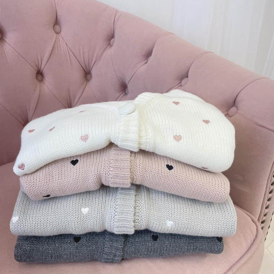 evelynさんのインスタグラム写真 - (evelynInstagram)「Limited Item💕 ㅤㅤㅤㅤㅤㅤㅤㅤㅤㅤㅤㅤㅤ ○ 11/9〜 横浜店限定販売！ ○ 近日通販にも入荷予定！ ㅤㅤㅤㅤㅤㅤㅤㅤㅤㅤㅤㅤㅤ #ハートカーディガン ¥7,900 【OW/PI/IGY/BK】 ㅤㅤㅤㅤㅤㅤㅤㅤㅤㅤㅤㅤㅤ #evelyn #エブリン」11月9日 10時14分 - evelyn.official