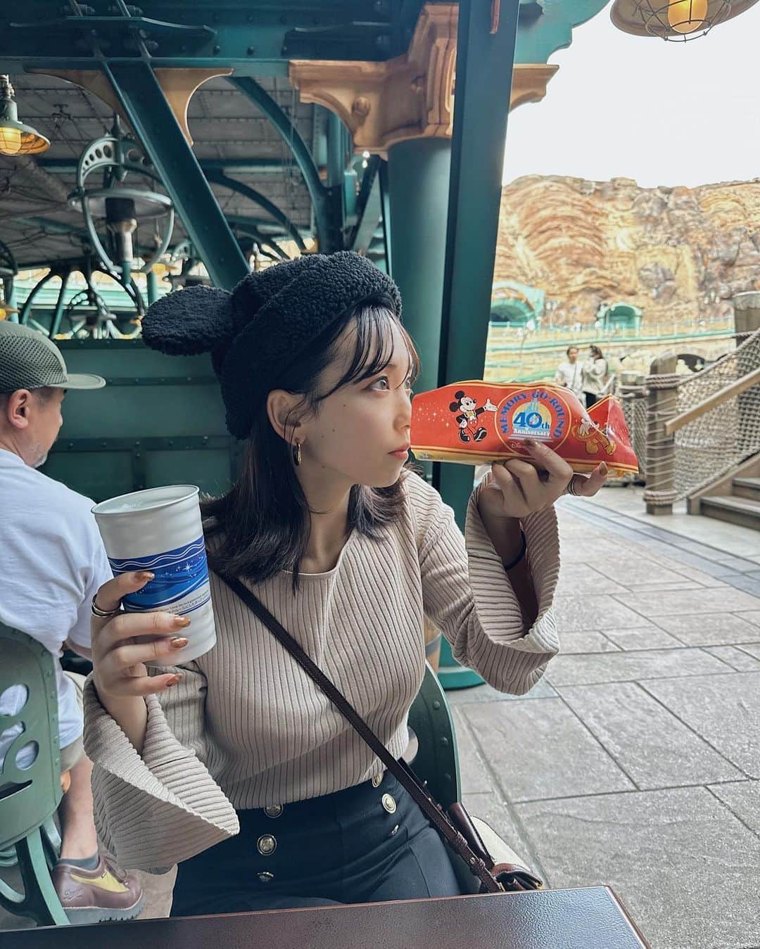 篠田このかさんのインスタグラム写真 - (篠田このかInstagram)「⁡ ⁡ ⁡ 大人になったらディズニーは 昼飲みやってるとこの認識になった🔆🔆 ⁡ *ちなみにこの日はまだ朝の時間帯だった ⁡ ⁡ 何気シーは1年ぶり🦪 ⁡  ⁡ ⁡ ⁡ ⁡ ⁡ ⁡ ⁡ ⁡ ⁡ ⁡ ⁡ #被写体#いいね返し#サロンモデル#サロモ #サロンモデル募集#撮影依頼募集中#篠田このか#関東サロンモデル#東京サロンモデル#お洒落さんと繋がりたい#ファッション好きな人と繋がりたい#撮影モデル#関東サロモ#東京サロモ#cancamitgirl#読者モデル#cancam#読モ#推してください #少しでもいいと思ったらいいね #lol #ダイエット #ダイエット記録 #撮影依頼募集中 #撮影依頼 #関東サロモ」11月9日 10時09分 - avocado__cono
