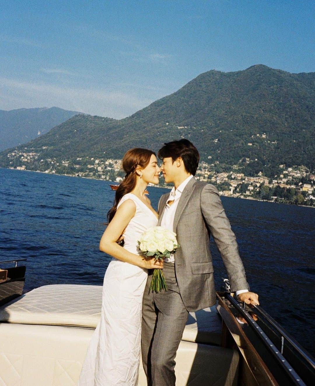 キンバリー・アン・ウォーテマス・ティアムシリのインスタグラム：「3 more days to celebrate with all our loved ones once again🤍🥂 12.11.2023 #MarKimTheWedding  My exquisite pre wedding dress & costume made shoes by @dior」