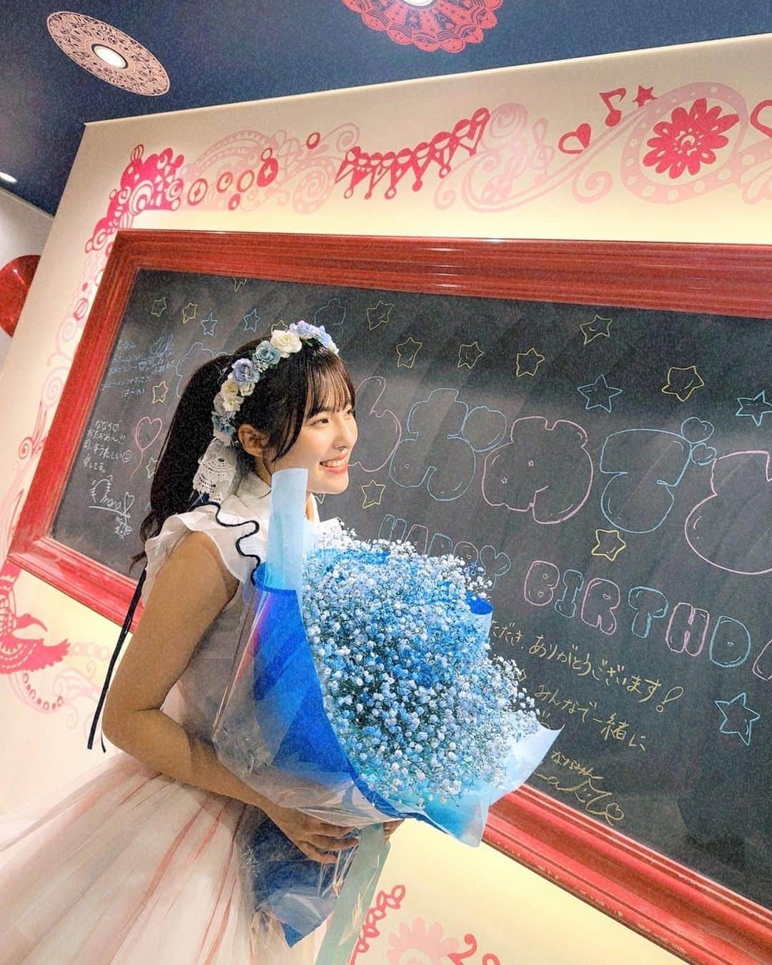 大塚七海のインスタグラム：「今年も綺麗な花束と花冠をありがとう💐💫 宝物！  photo by @_yume_s   #大塚七海生誕祭2023 #NGT48」