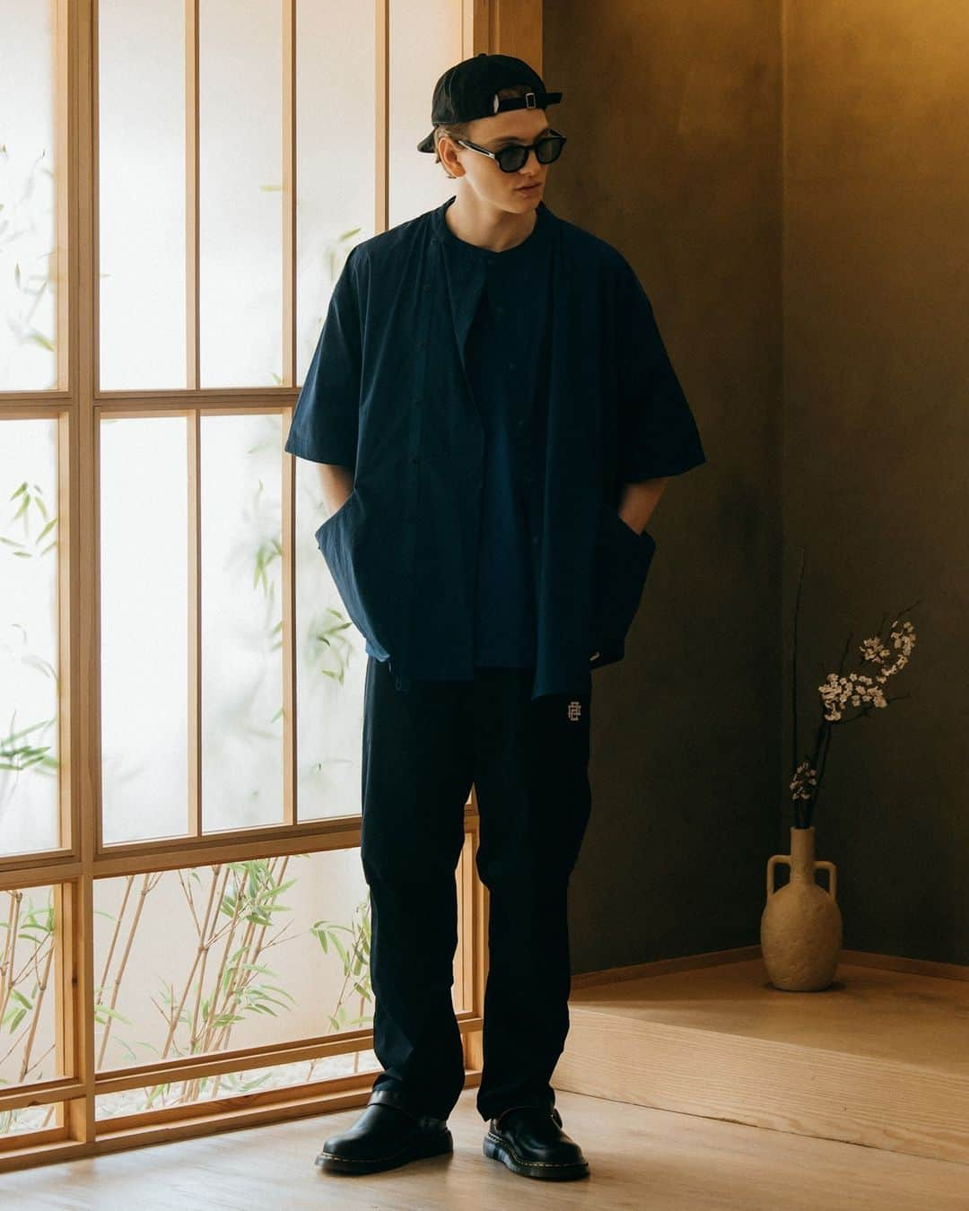 パブリッシュブランドさんのインスタグラム写真 - (パブリッシュブランドInstagram)「Flowing through life like these wide pants – easy, breezy, and one leg at a time! Embracing the wide way of comfort.⁠ ⁠ Sold-out in the USA but available in Asia.⁠ ⁠ Please use the link below⁠ https://publishbypb.com⁠ .⁠ .⁠ .⁠ .⁠ ⁠ #publishbrand #todayfortomorrow #publishers #oversized #baggypant」11月9日 10時30分 - publishbrand