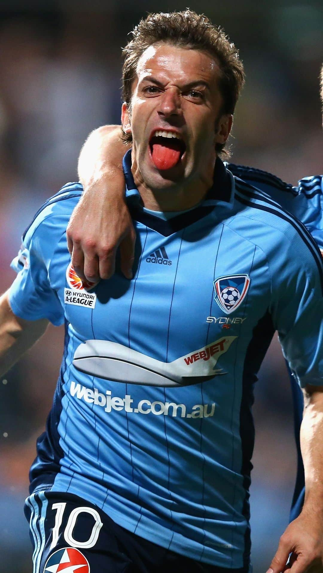 アレッサンドロ・デル・ピエロのインスタグラム：「Happy 49th birthday to @alessandrodelpiero: The Italian maestro who lit up the A-Leagues! 🎂🥳  What better way to celebrate than with some of his best moments in Australia 👏  #ALM #SydneyFC」